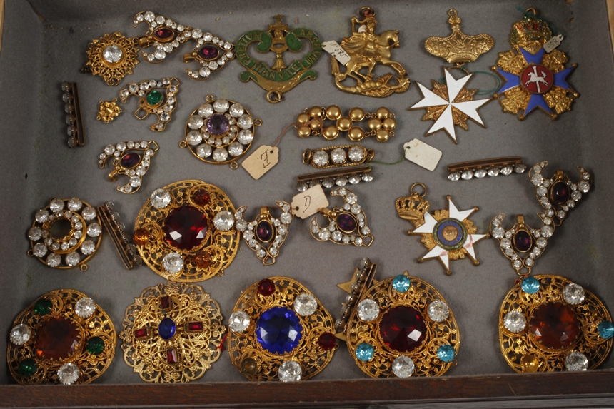 Filled jewellery box - Image 8 of 9