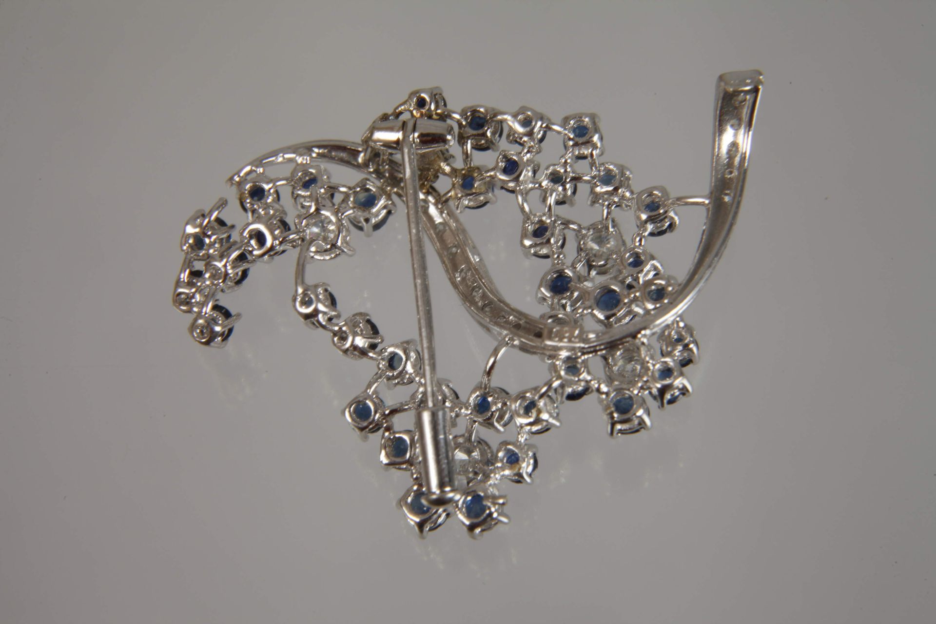 Brooch with sapphire and brilliant-cut diamonds - Image 2 of 2