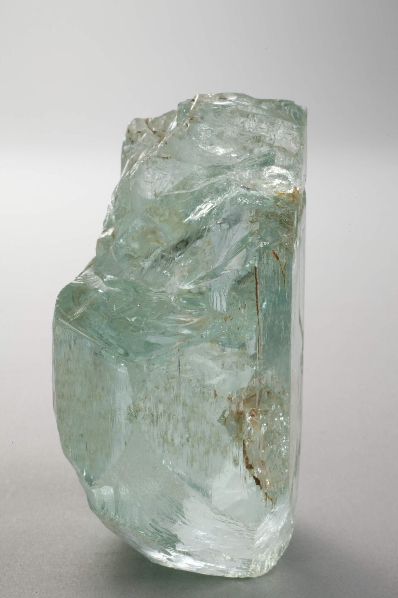 Large aquamarine crystal - Image 3 of 6