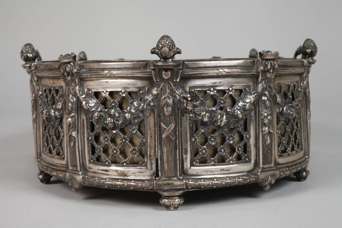 Silver jardiniere in classicist style - Image 2 of 5