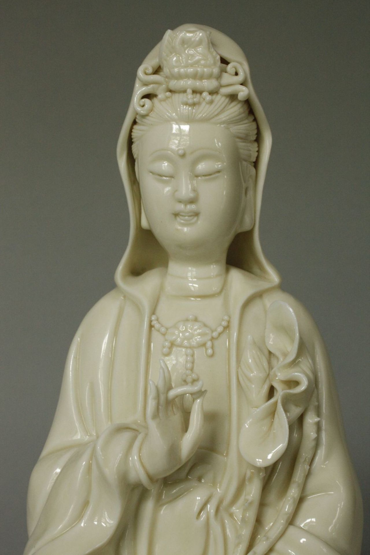 Three porcelain figures - Image 16 of 16