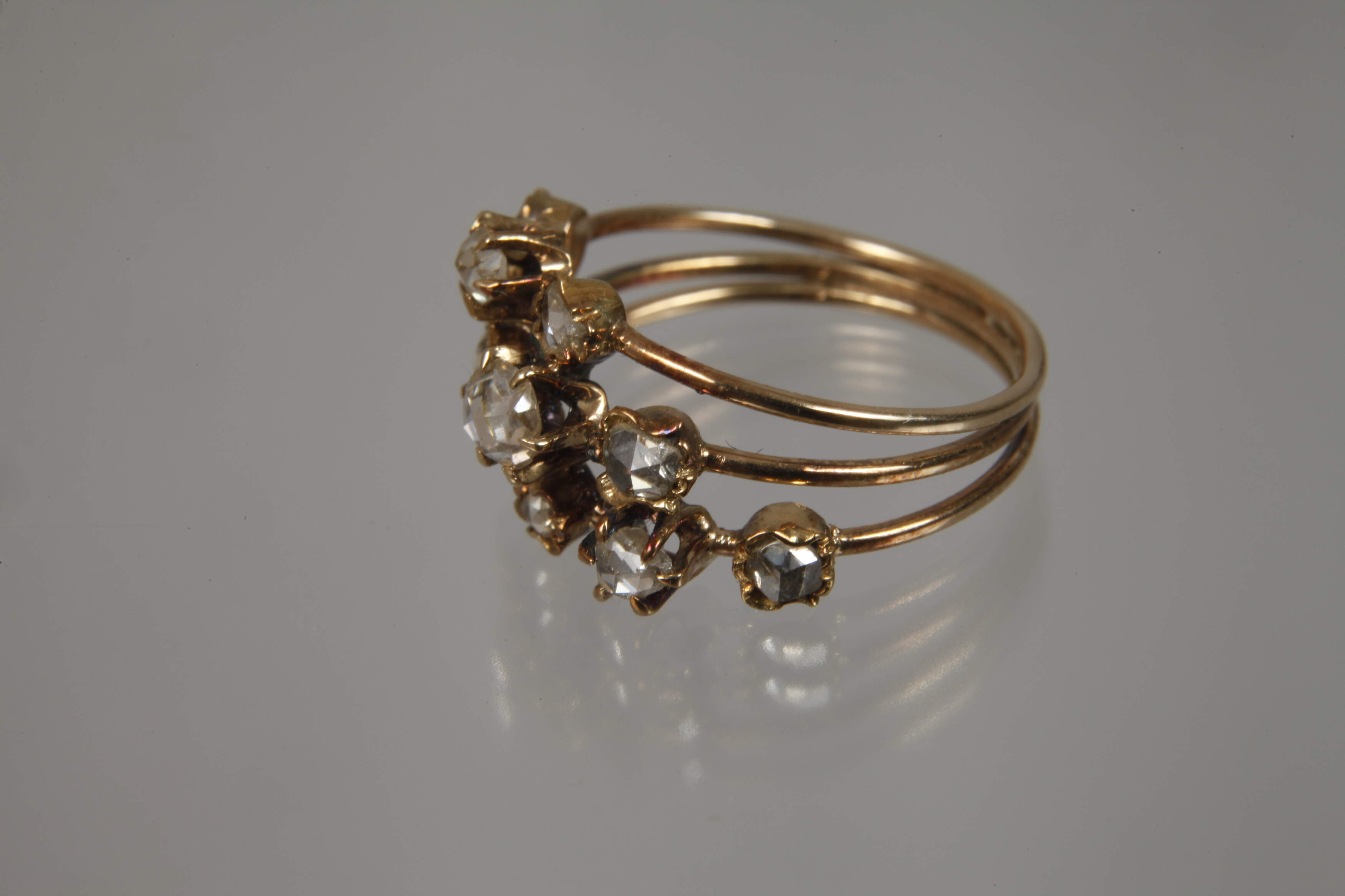 Historic ring with diamond roses - Image 2 of 5