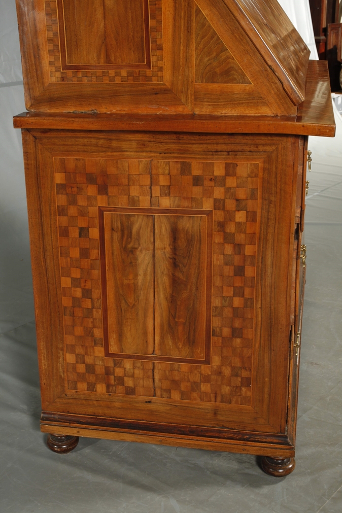 Classical top-mounted secretary  - Image 7 of 11