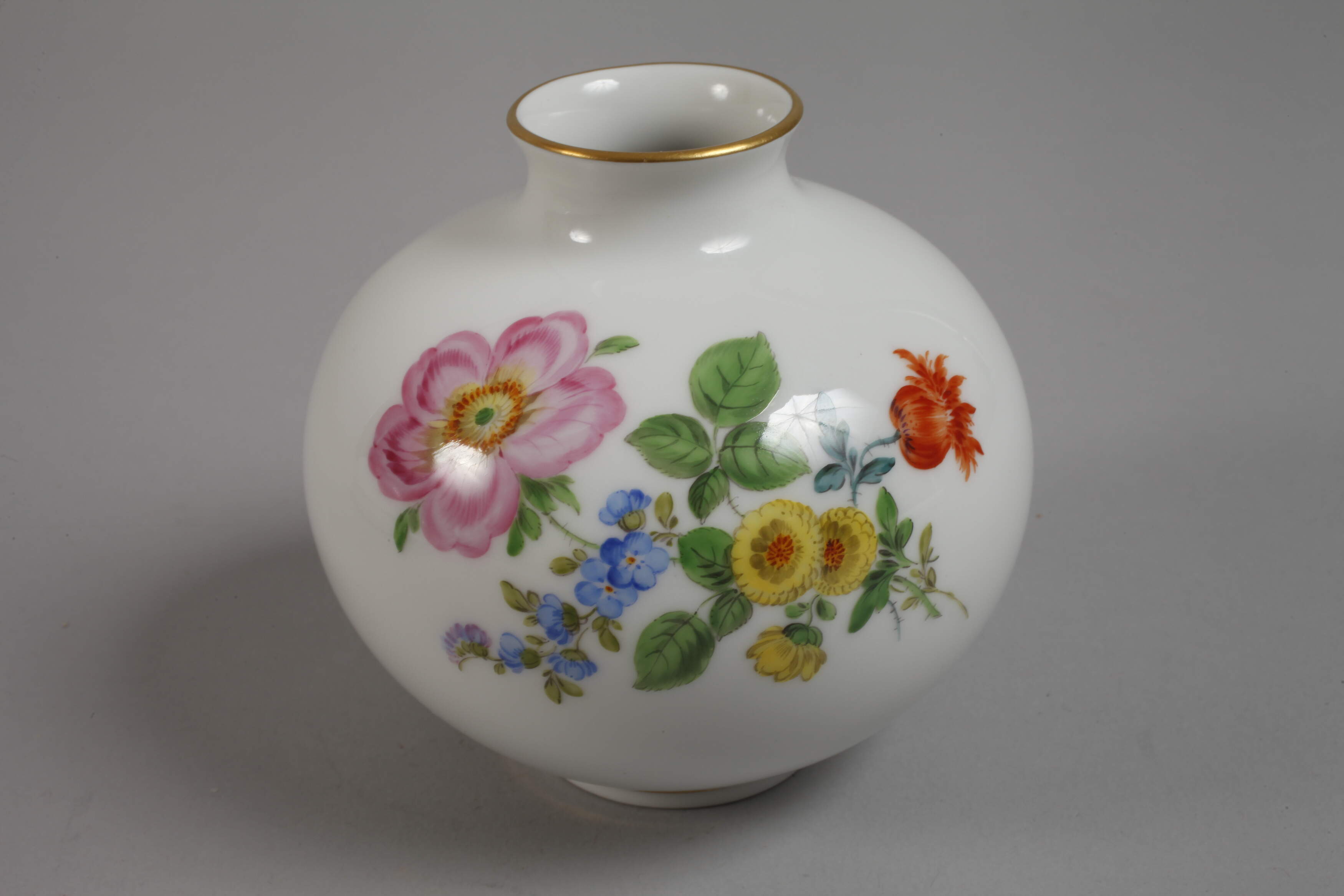 Meissen three cover boxes and vase flower painting - Image 4 of 5