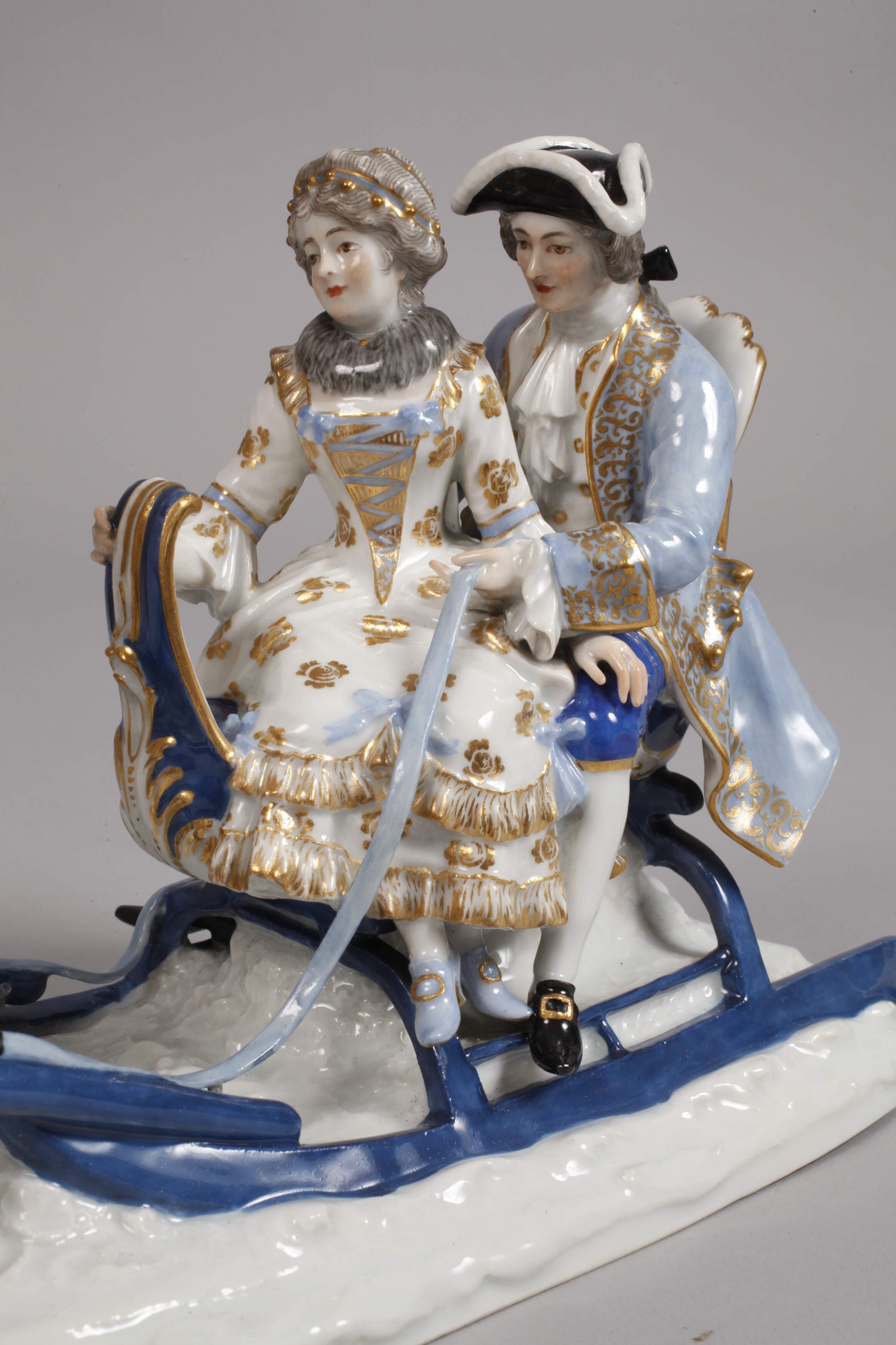 Meissen Rococo couple in a horse-drawn sleigh - Image 3 of 7