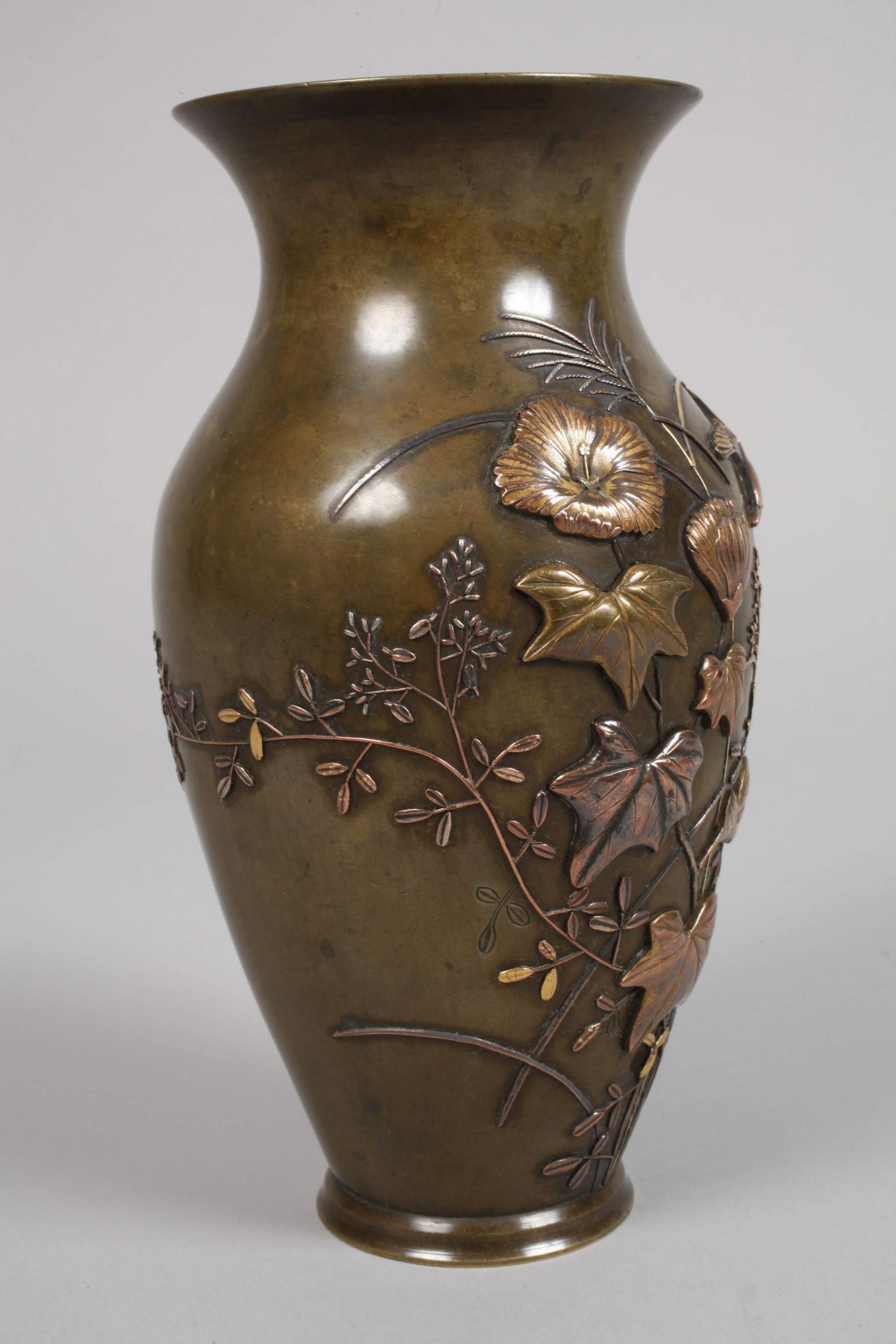 Pair of bronze vases - Image 2 of 5
