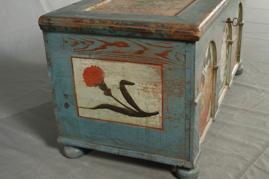 Painted farmhouse chest - Image 4 of 8