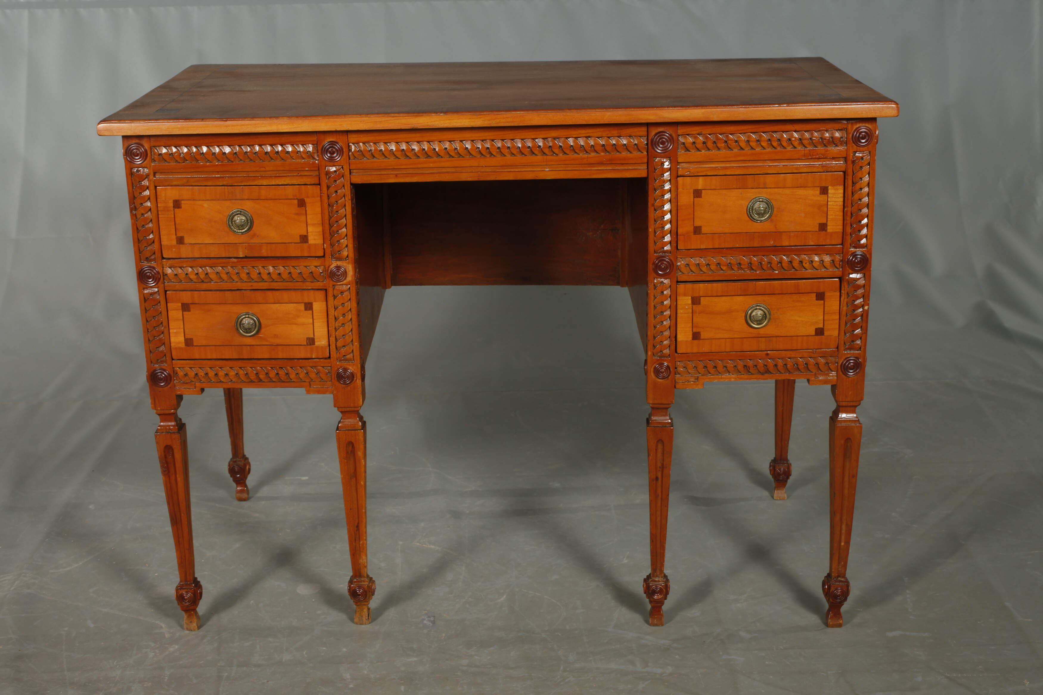 Classical desk - Image 2 of 5