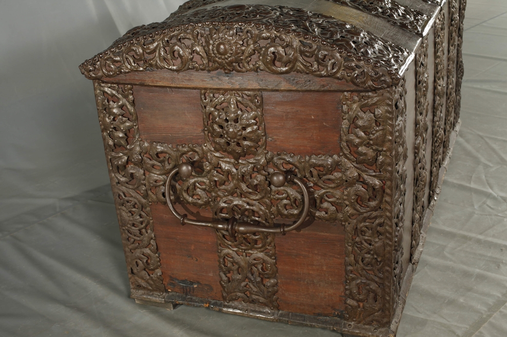 Pompous Baroque chest - Image 3 of 8
