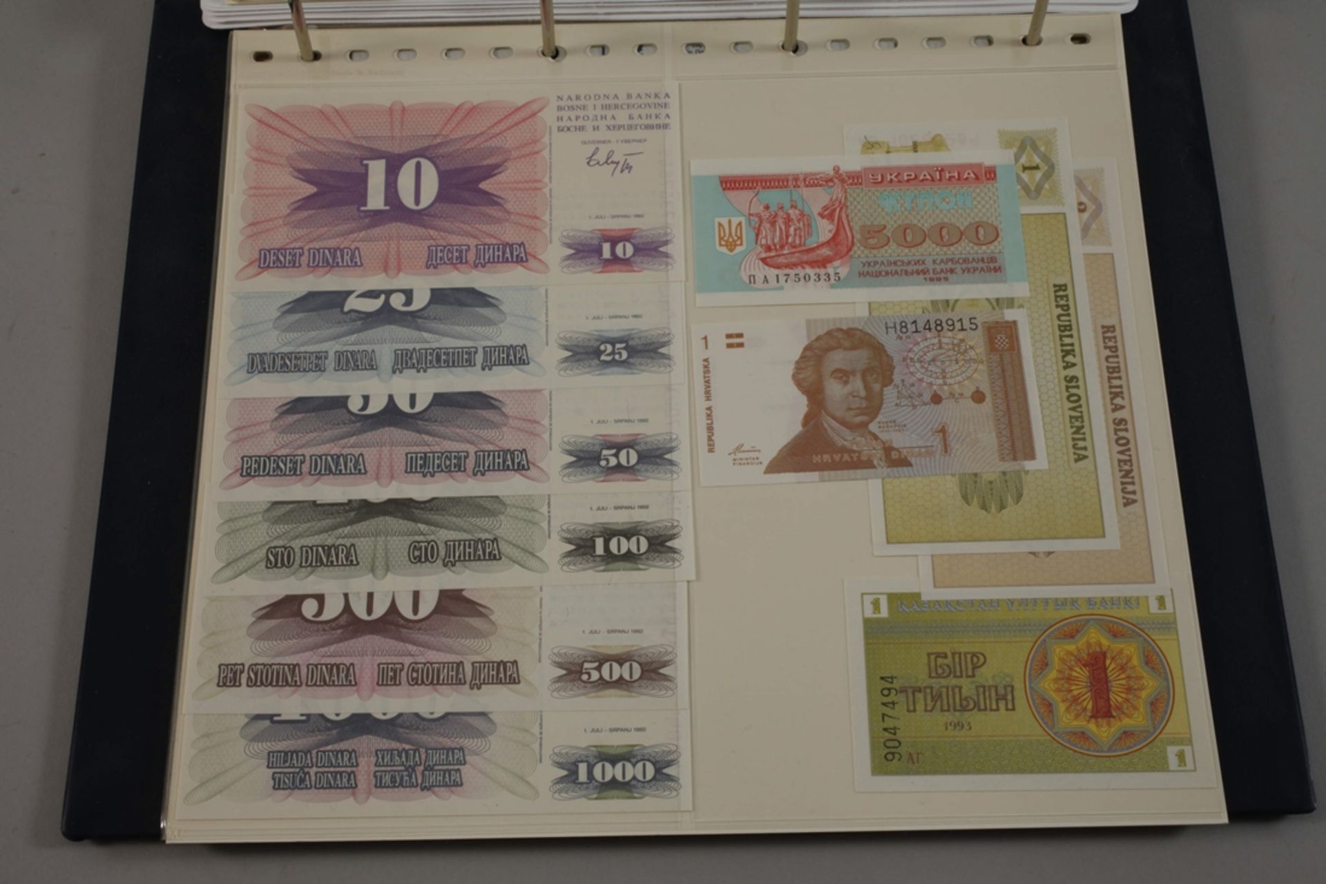 Collection of banknotes - Image 2 of 11