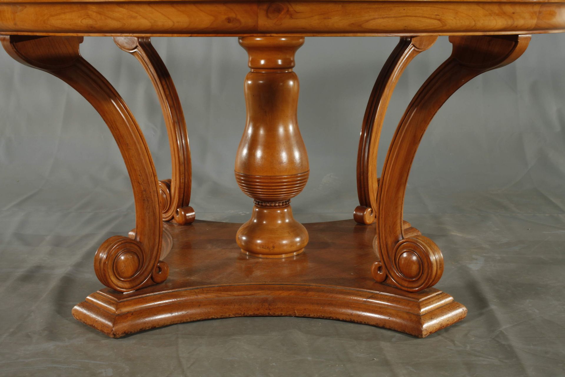 Large Art Nouveau dining table - Image 4 of 5