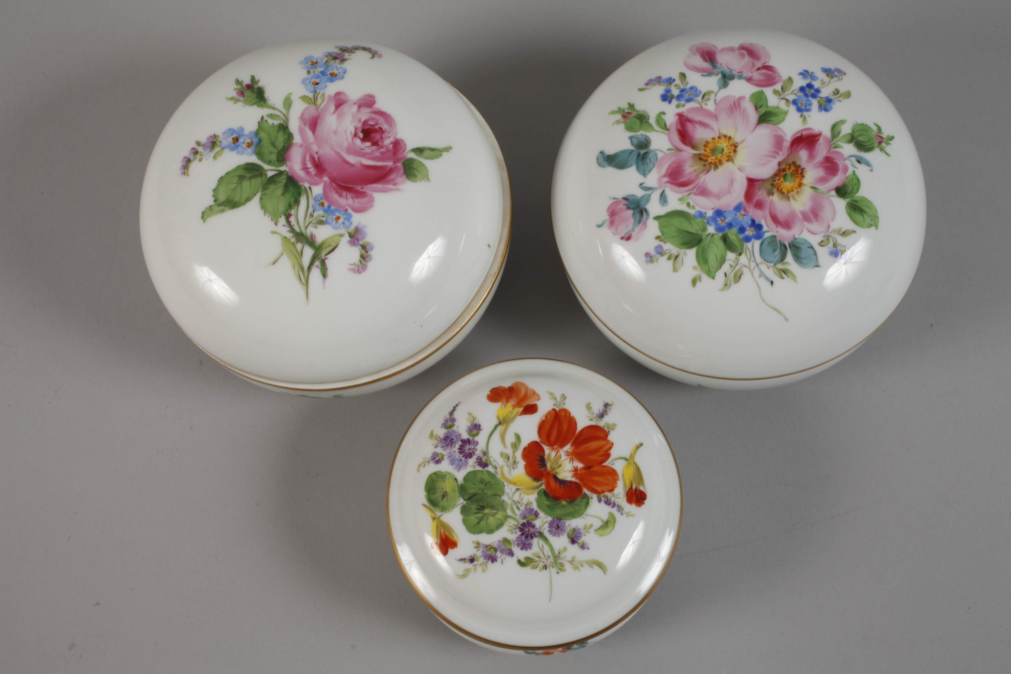 Meissen three cover boxes and vase flower painting - Image 2 of 5
