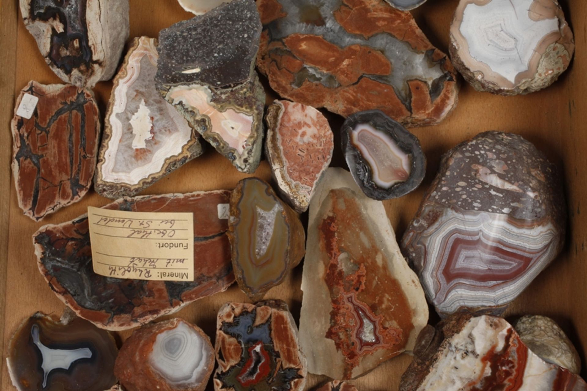 A collection of agates - Image 3 of 4