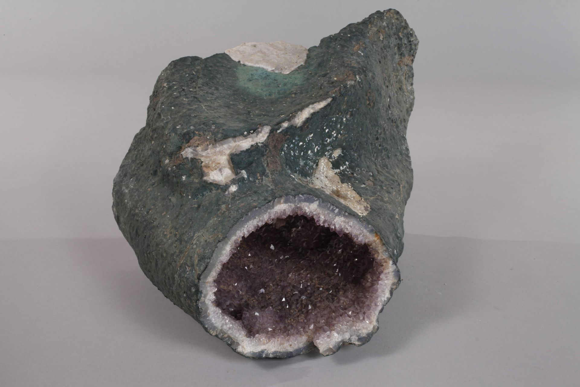 Amethyst geode - Image 6 of 6