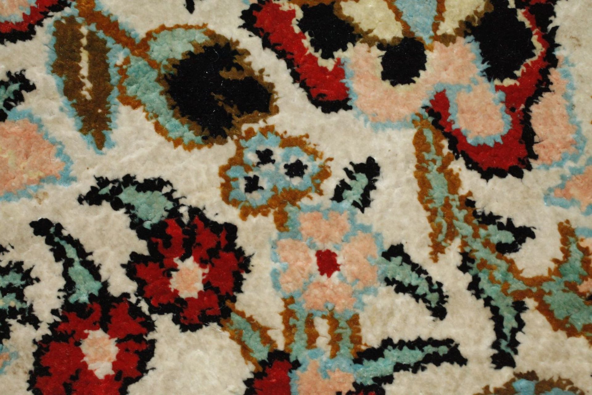 Silk carpet - Image 8 of 14