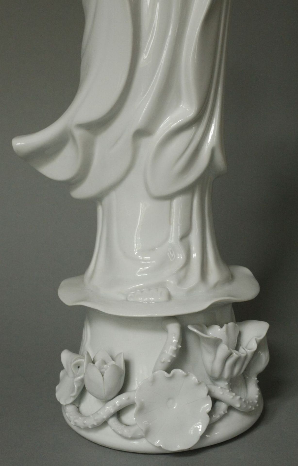 Three porcelain figures - Image 3 of 16