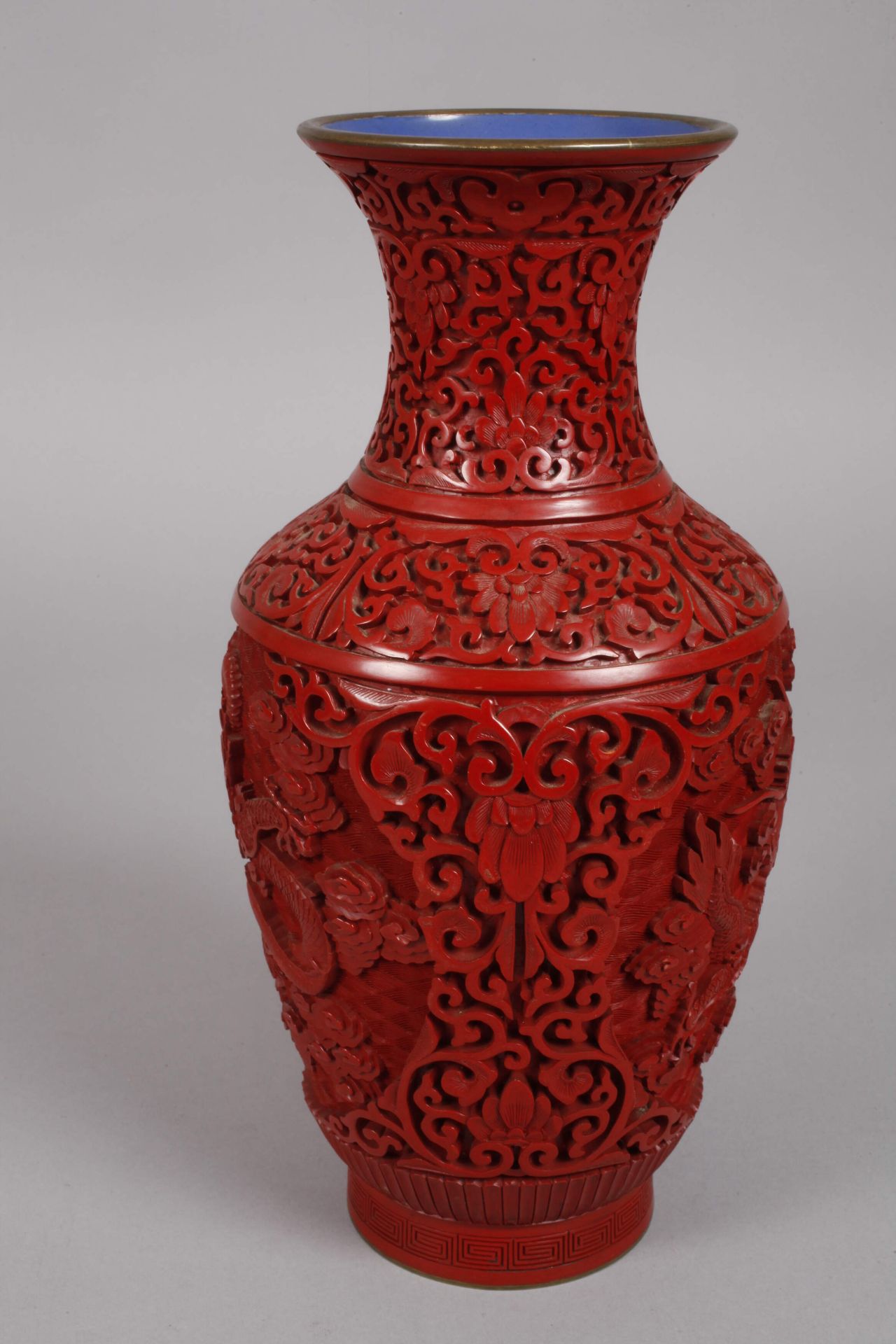 Pair of vases, lacquer carving - Image 3 of 6
