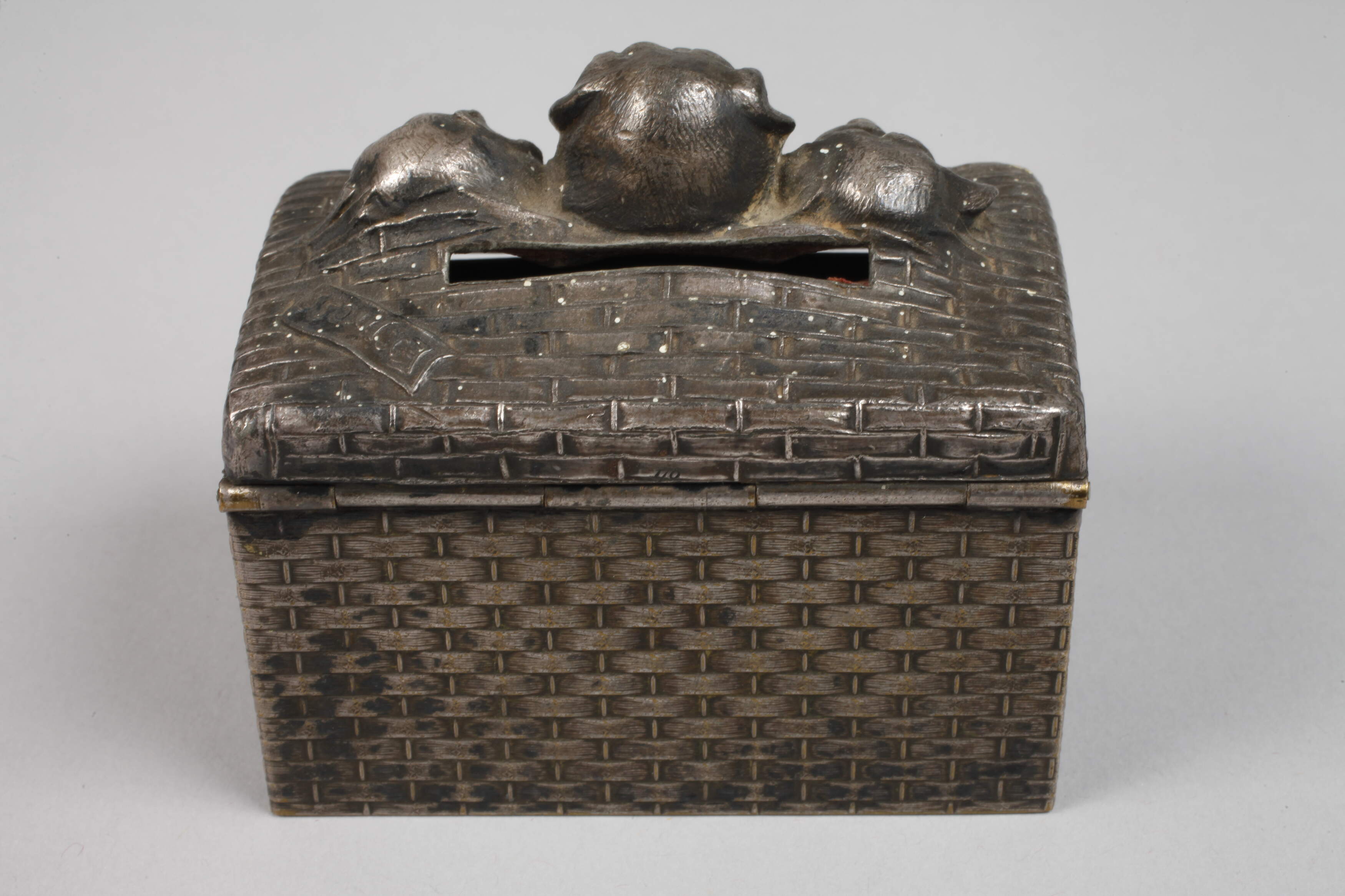 WMF money box as a travelling chest with dogs - Image 3 of 4