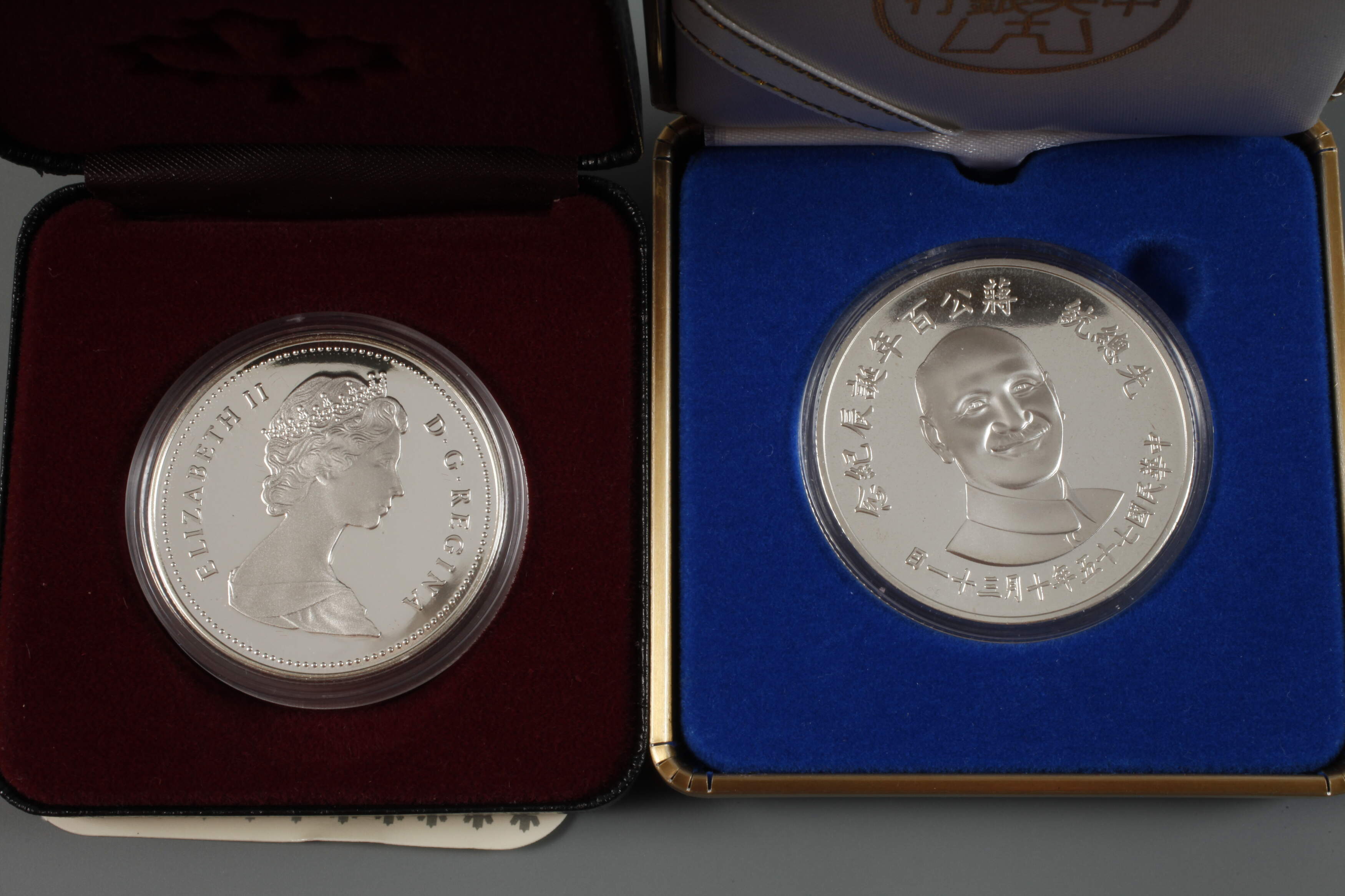 A collection of silver coins and medals - Image 4 of 6