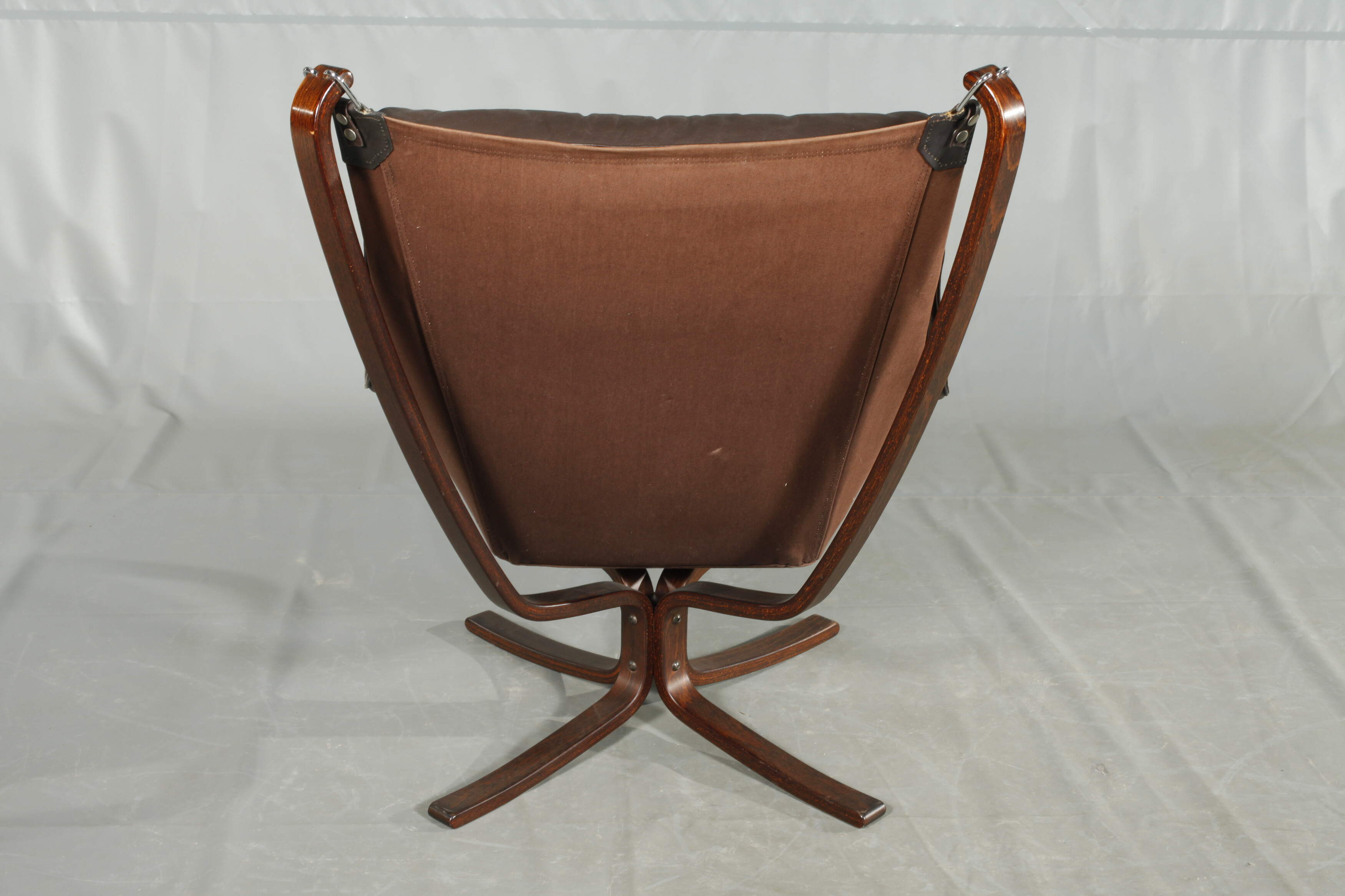 "Falcon Chair" with ottoman - Image 7 of 9