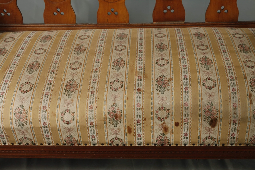 Classical upholstered bench and chair - Image 4 of 8