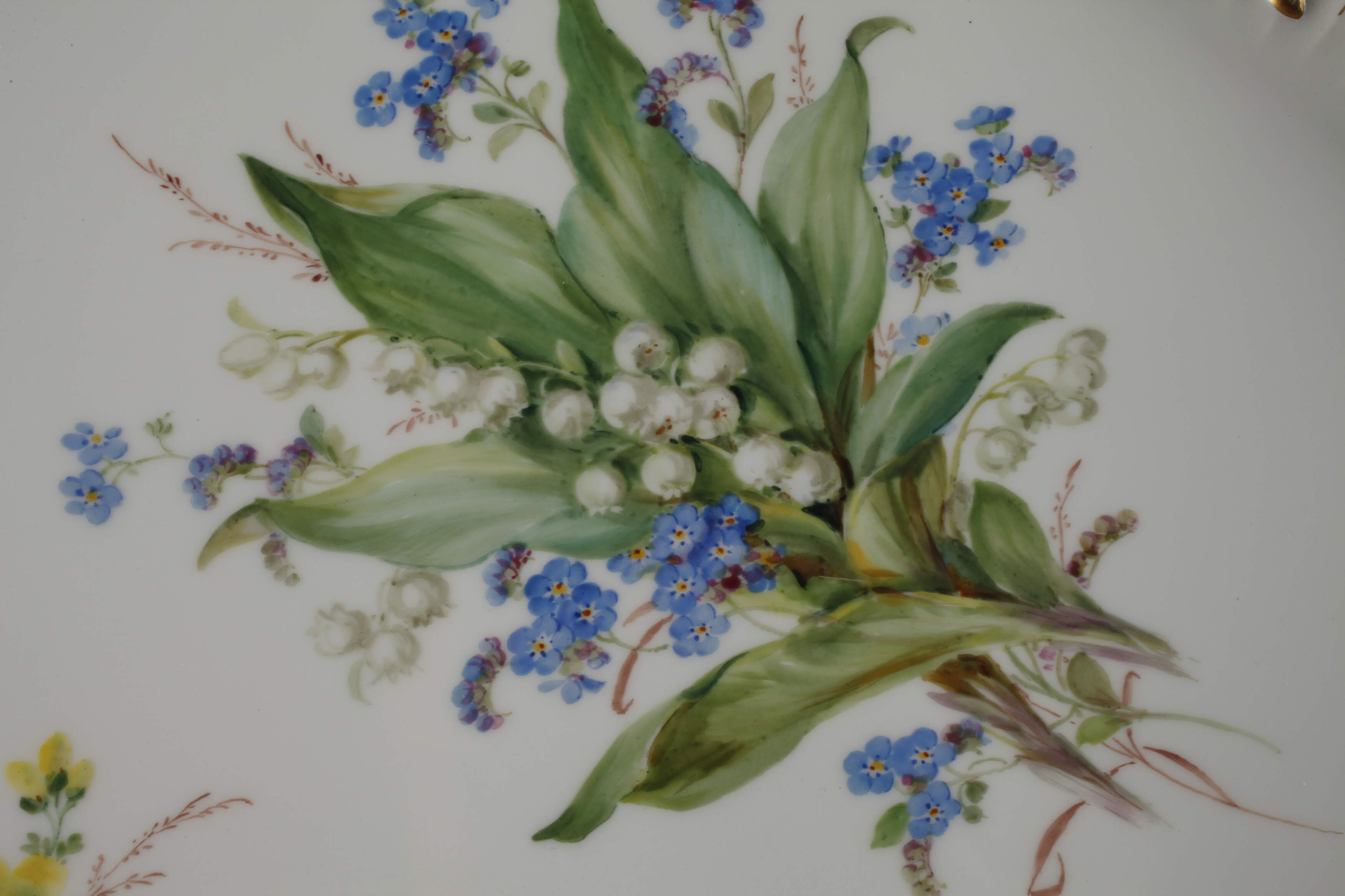 Meissen Schleifenplatte "Naturalistische Blume" - Bild 3 aus 6