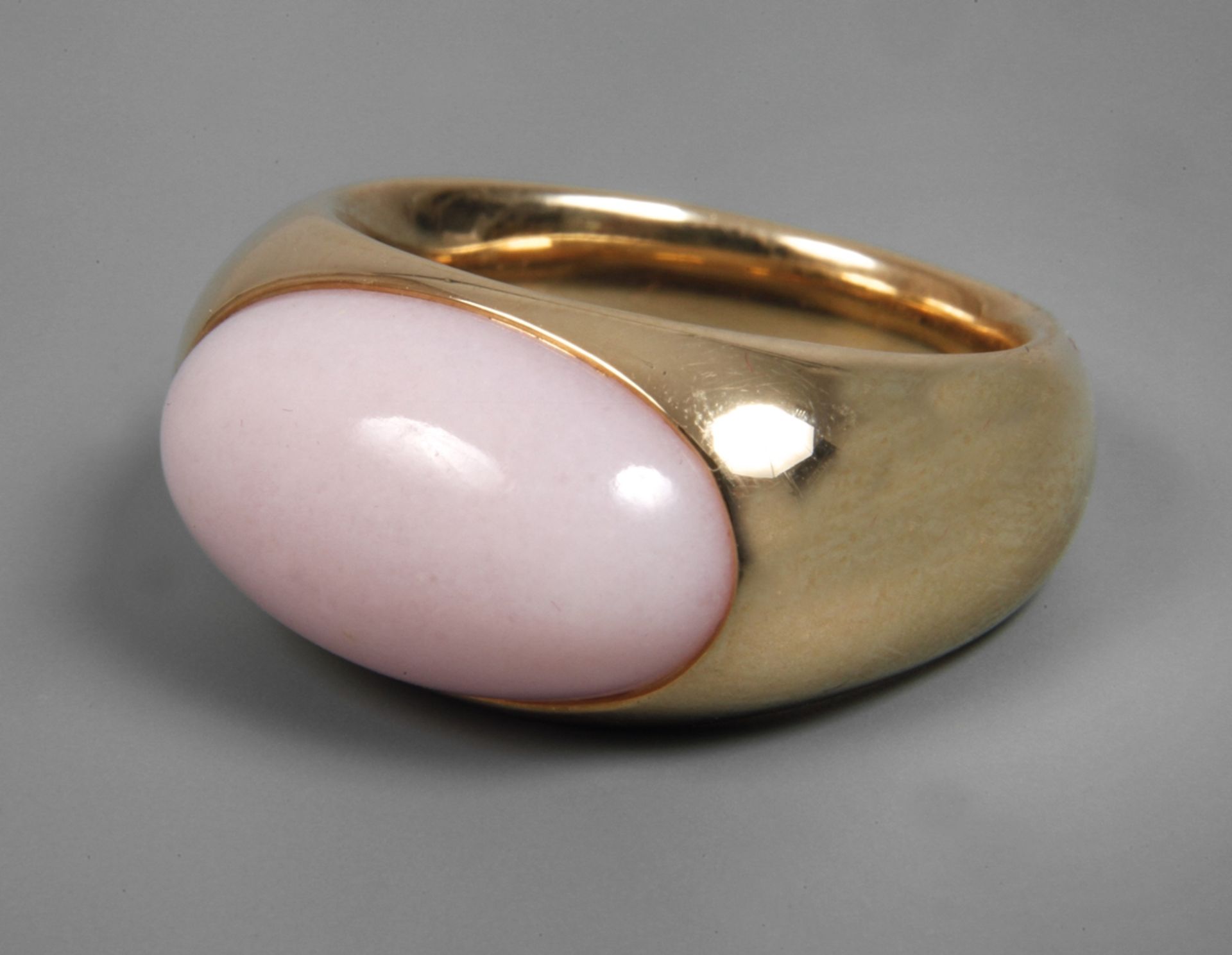 Wempe, lady's ring with pink beryl