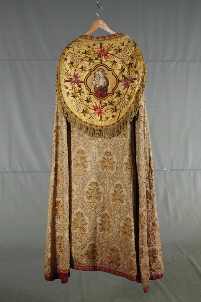 A collection of liturgical vestments - Image 2 of 6