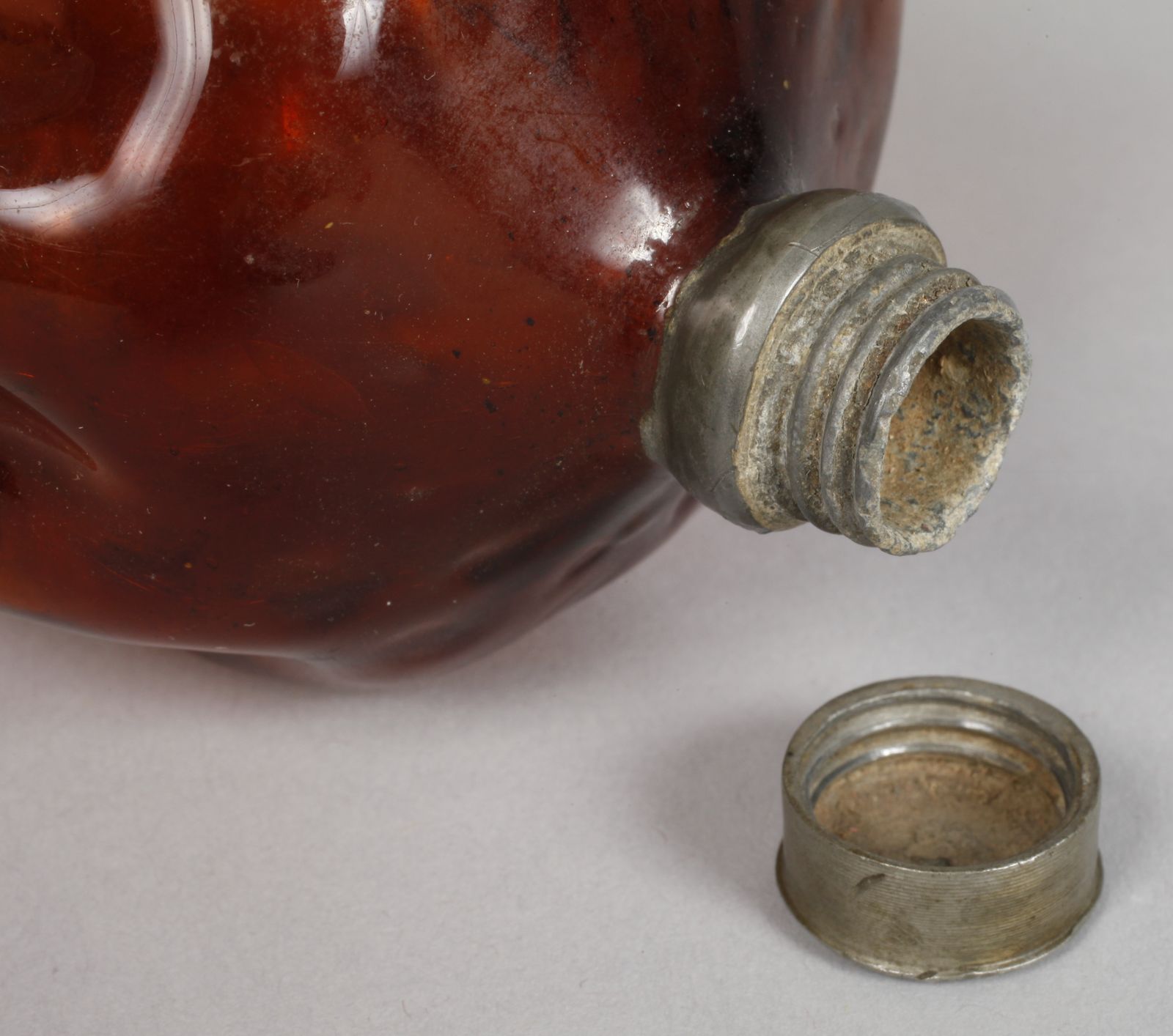 Small baroque bottle - Image 5 of 7