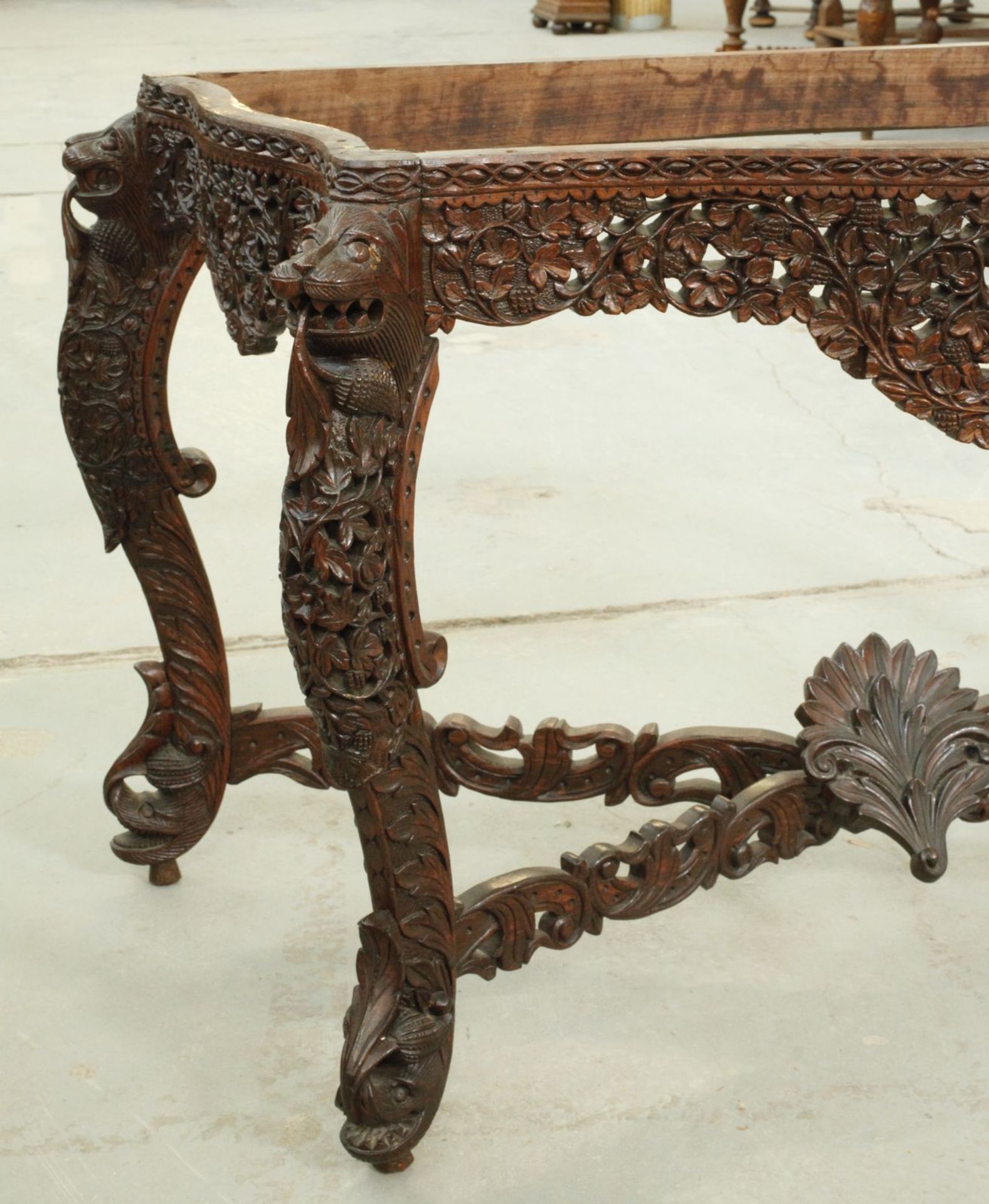 Pompous console table - Image 3 of 13