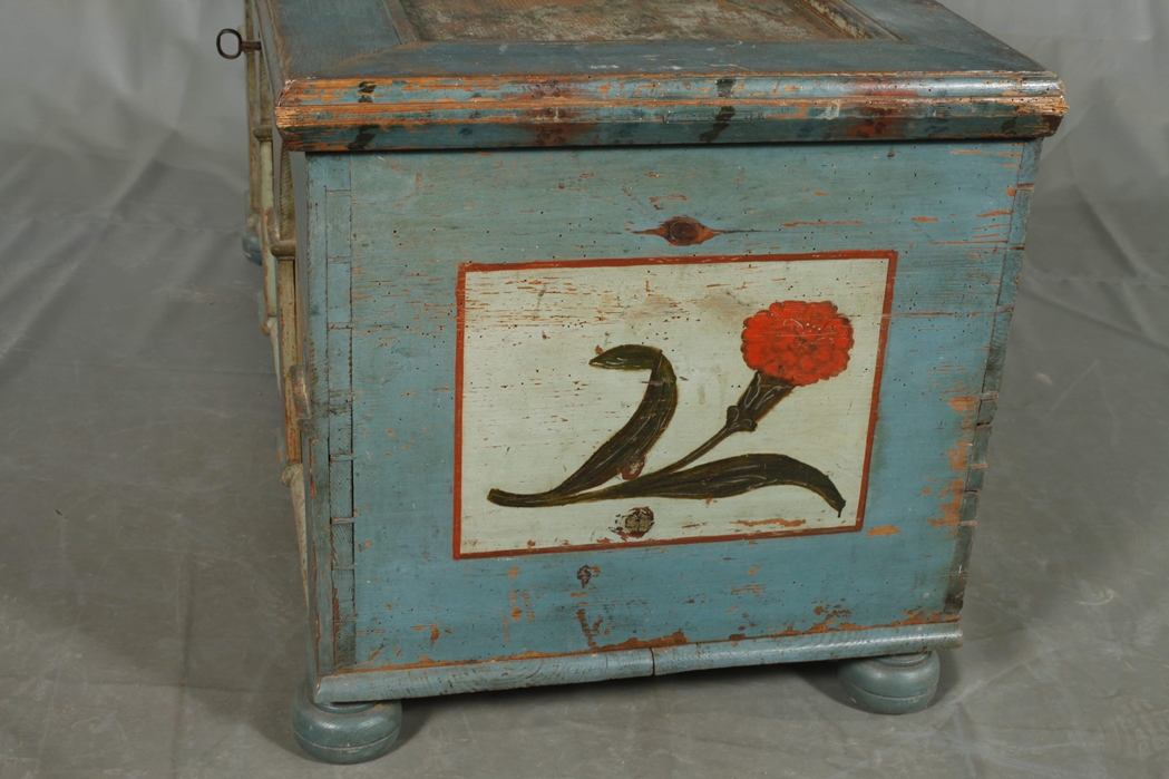 Painted farmhouse chest - Image 5 of 8