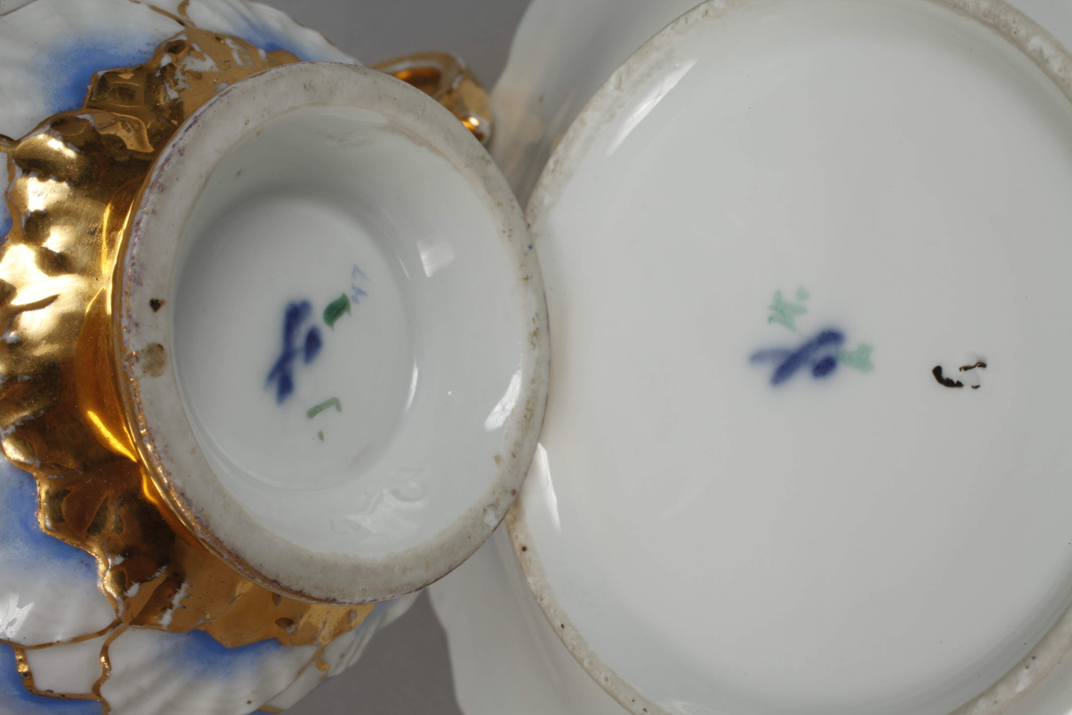 Meissen presentation cup shell relief - Image 3 of 3