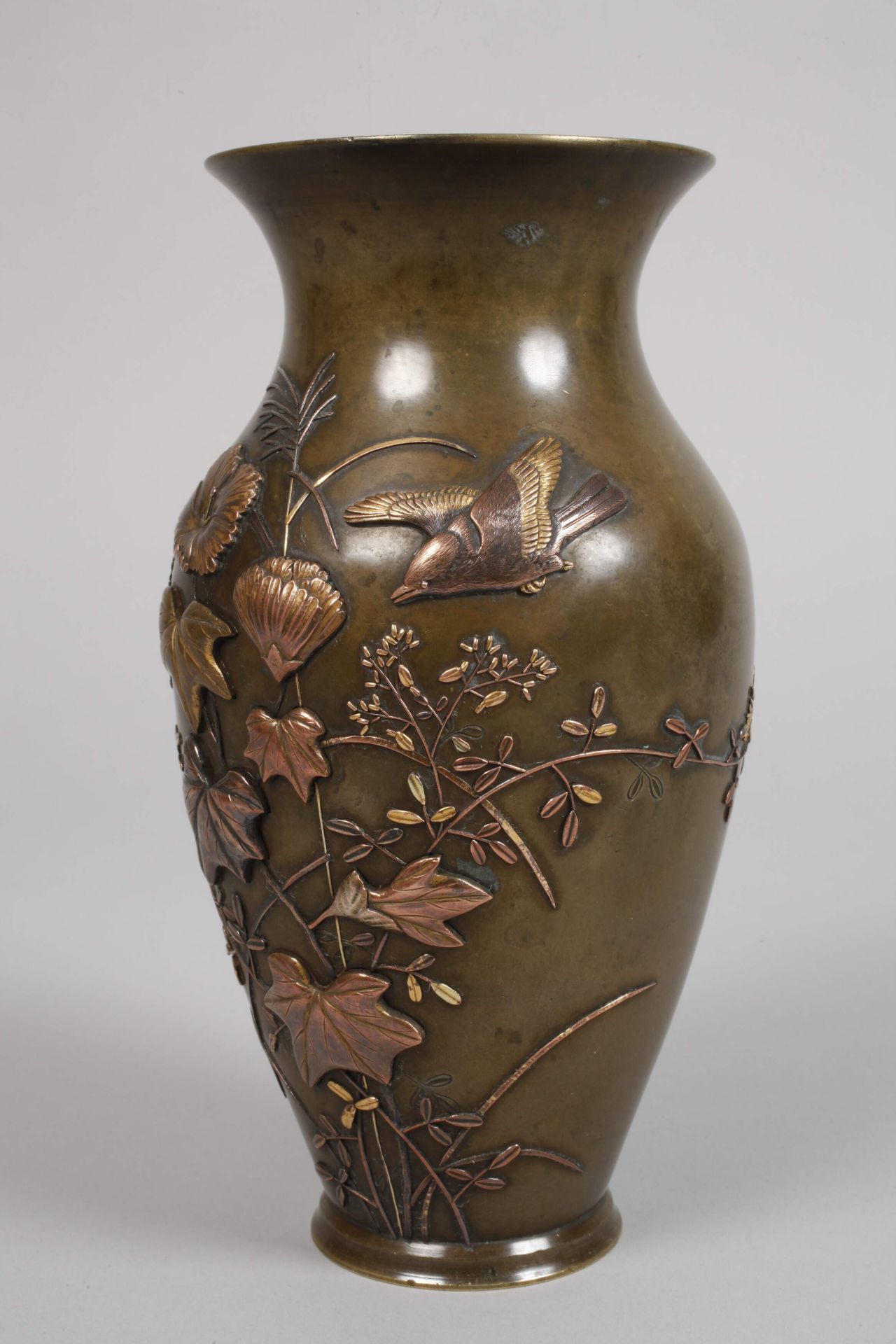 Pair of bronze vases - Image 3 of 5
