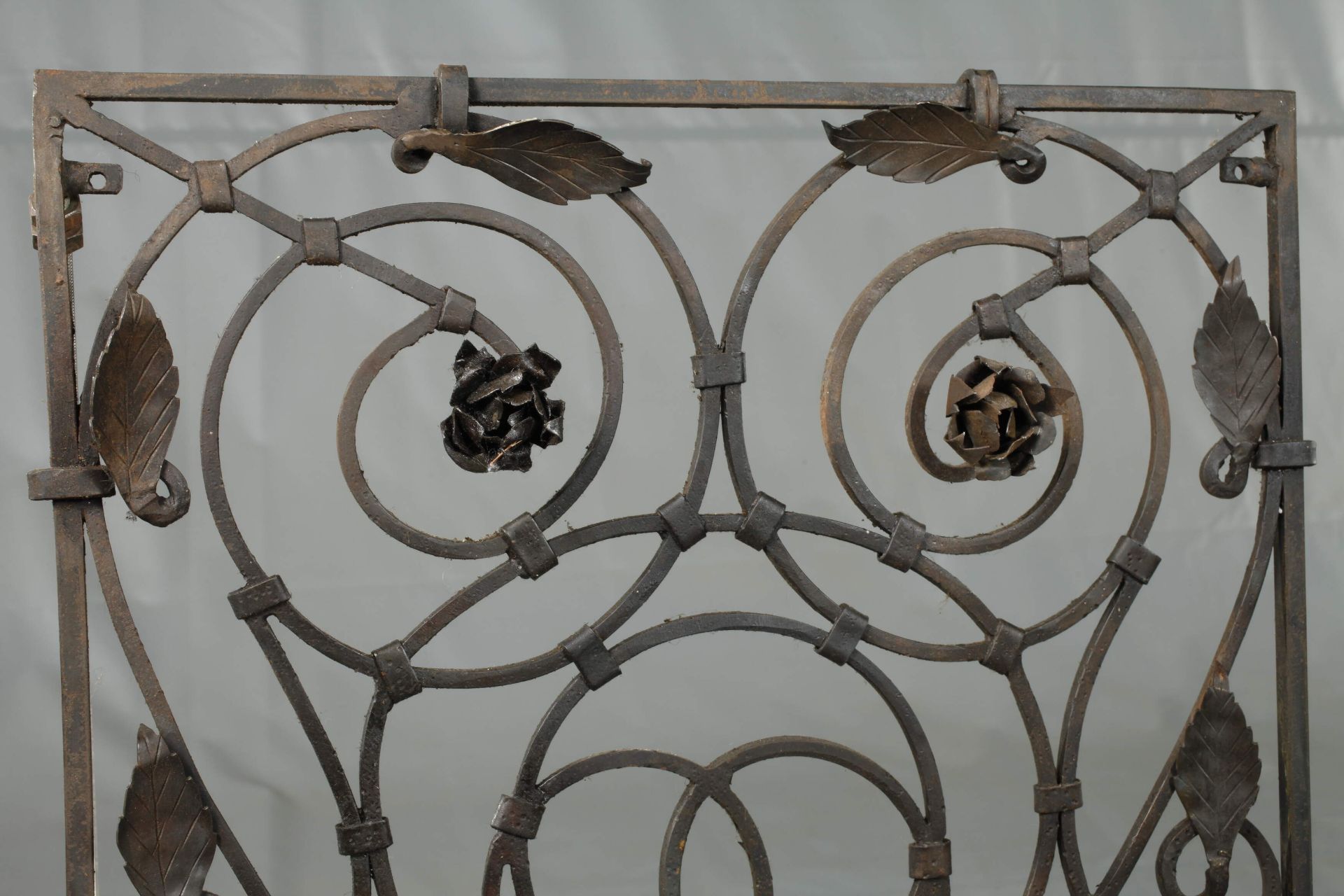 Pair of ornamental grilles - Image 2 of 3