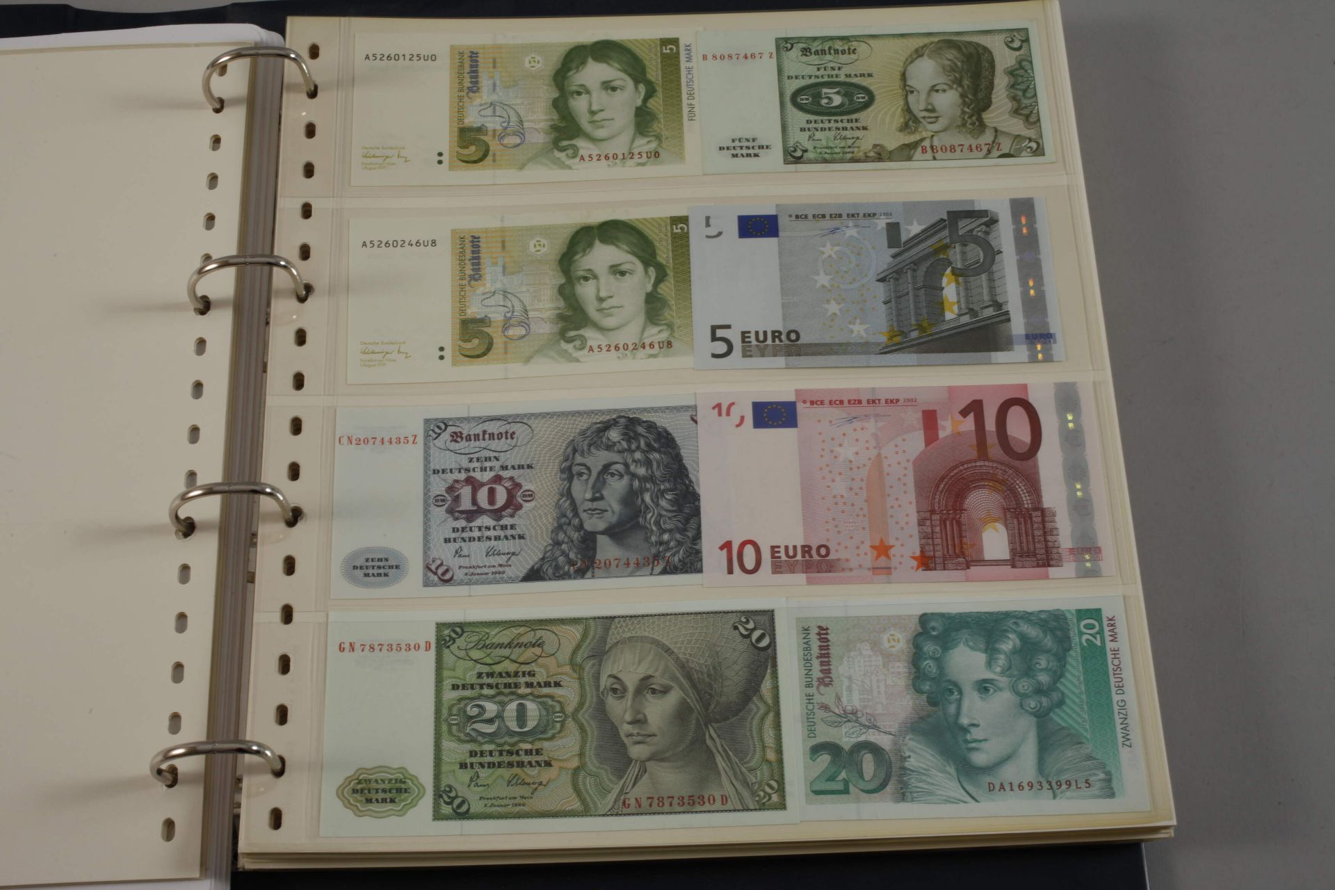 Collection of banknotes - Image 10 of 11