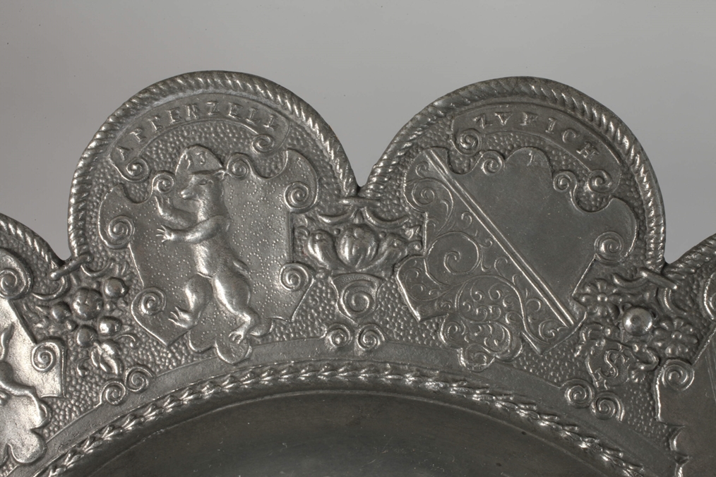 Swiss relief plate, so-called "Lappenteller" - Image 4 of 5