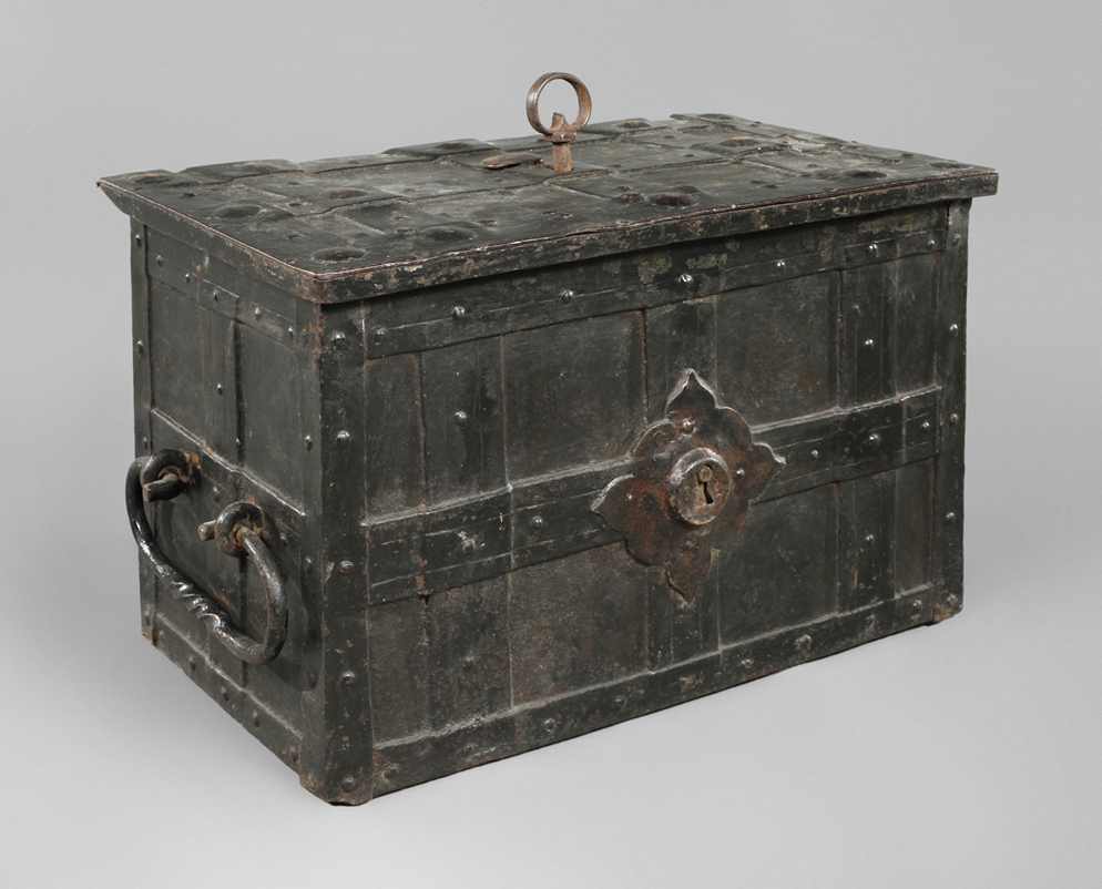 Small iron chest 