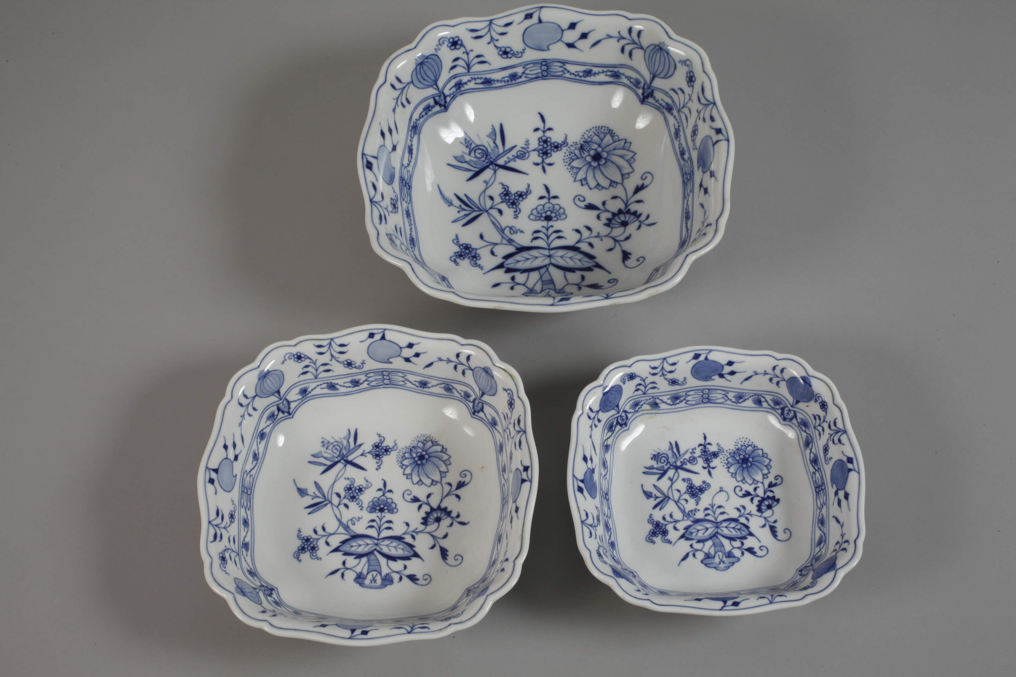 Meissen large dinner service "Onion pattern" - Image 5 of 9