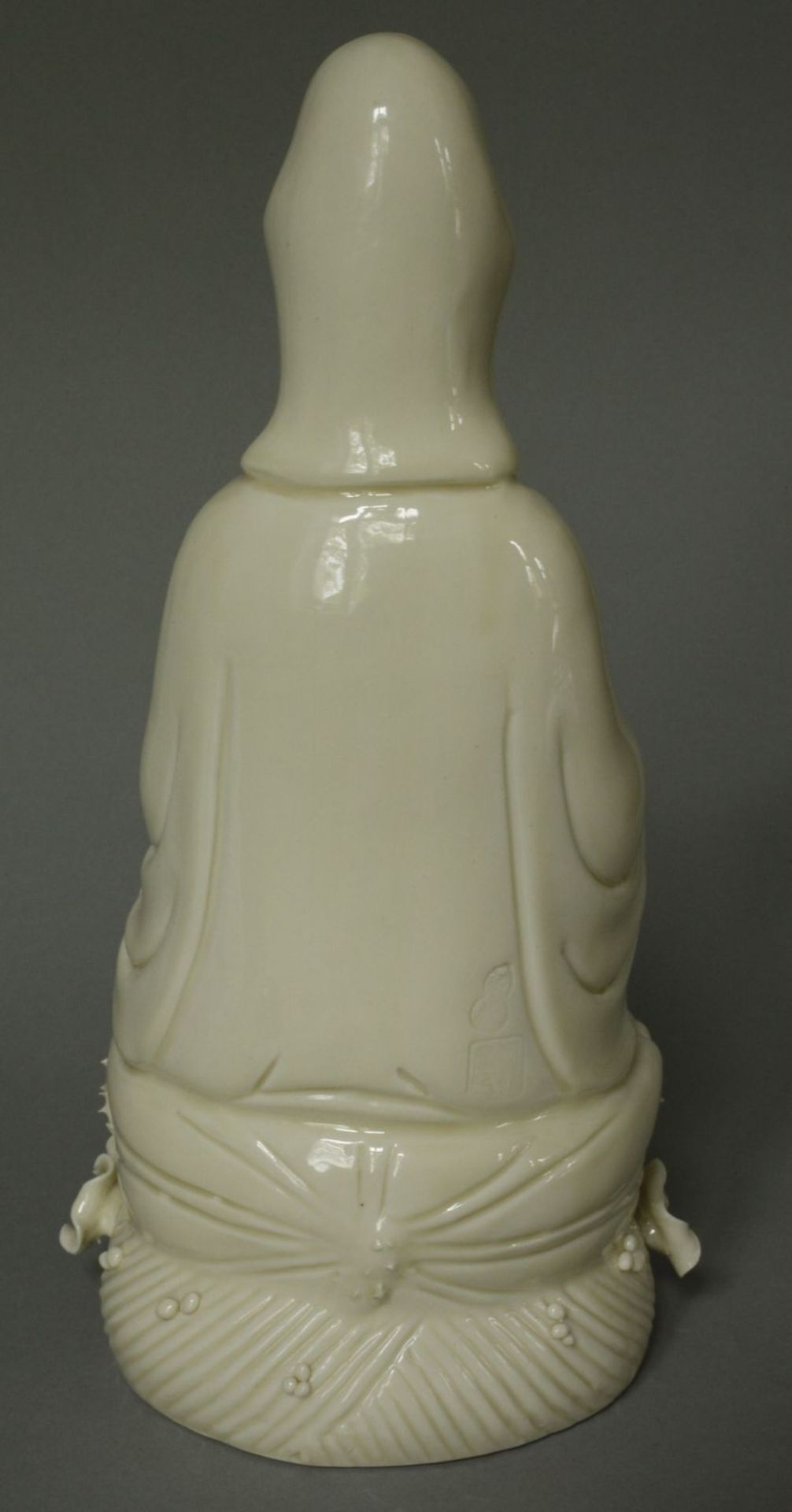 Three porcelain figures - Image 13 of 16