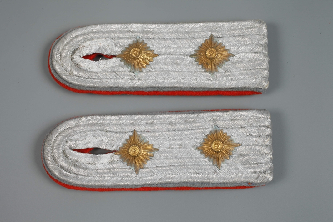 Two pairs of Wehrmacht epaulettes - Image 2 of 5