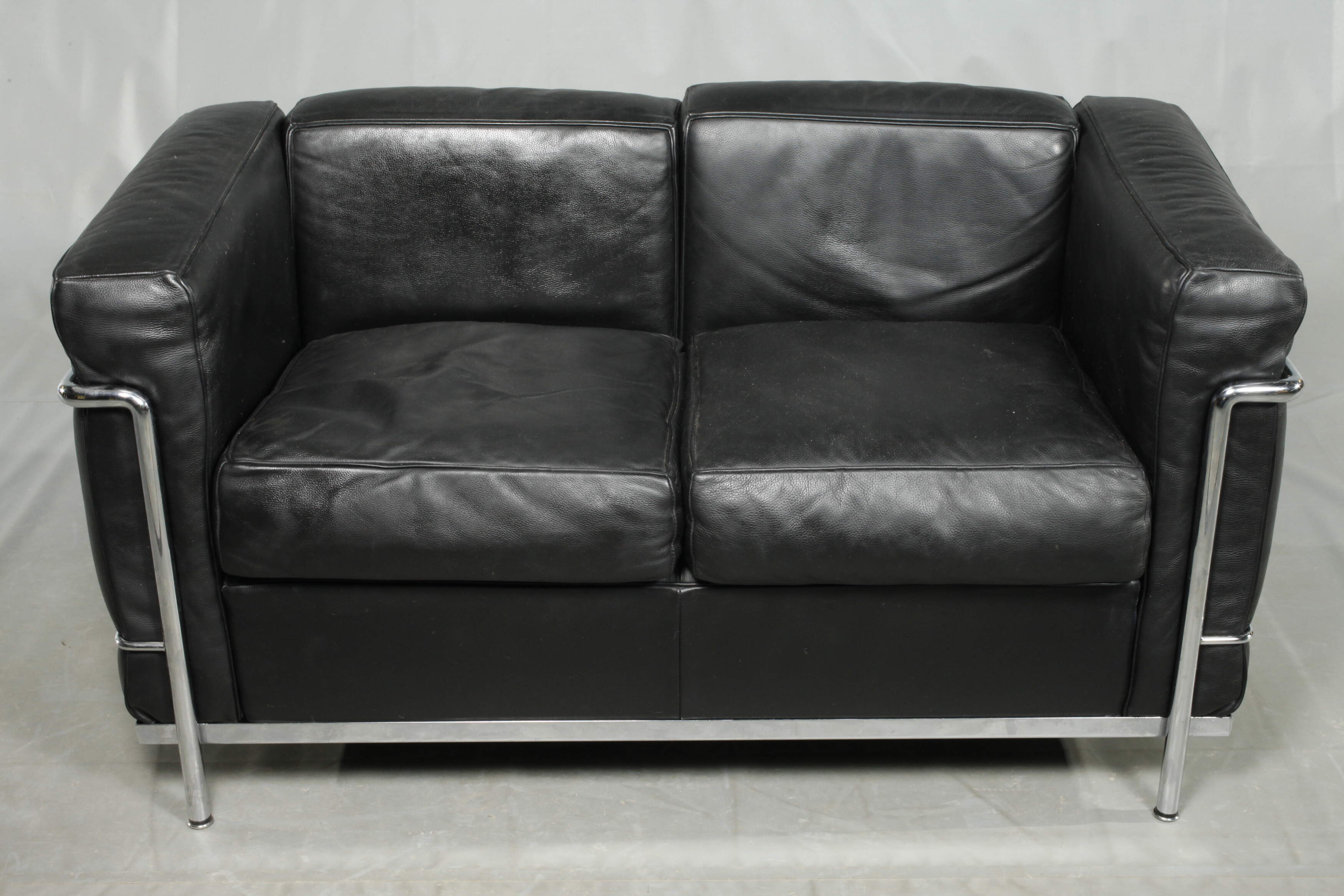 Leather sofa LC2 Le Corbusier, Leather sofa LC2  - Image 2 of 5