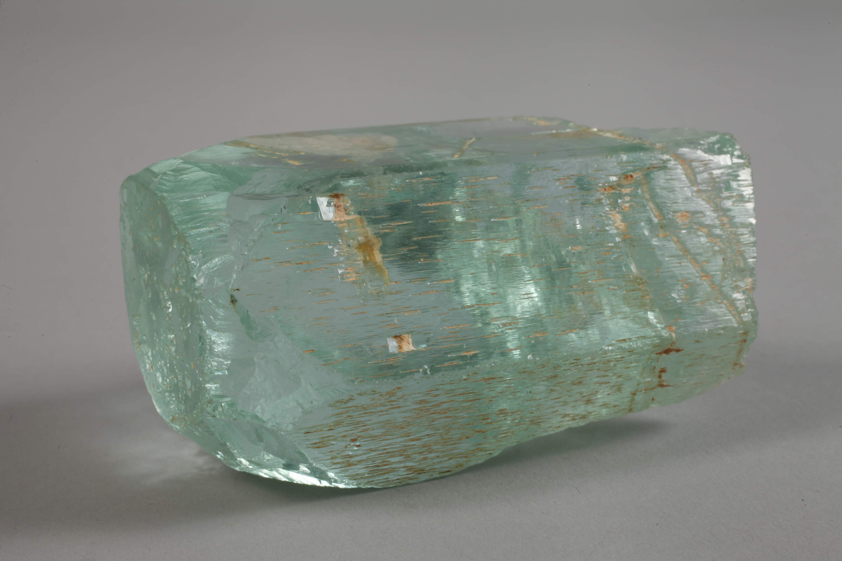 Large aquamarine crystal - Image 4 of 6