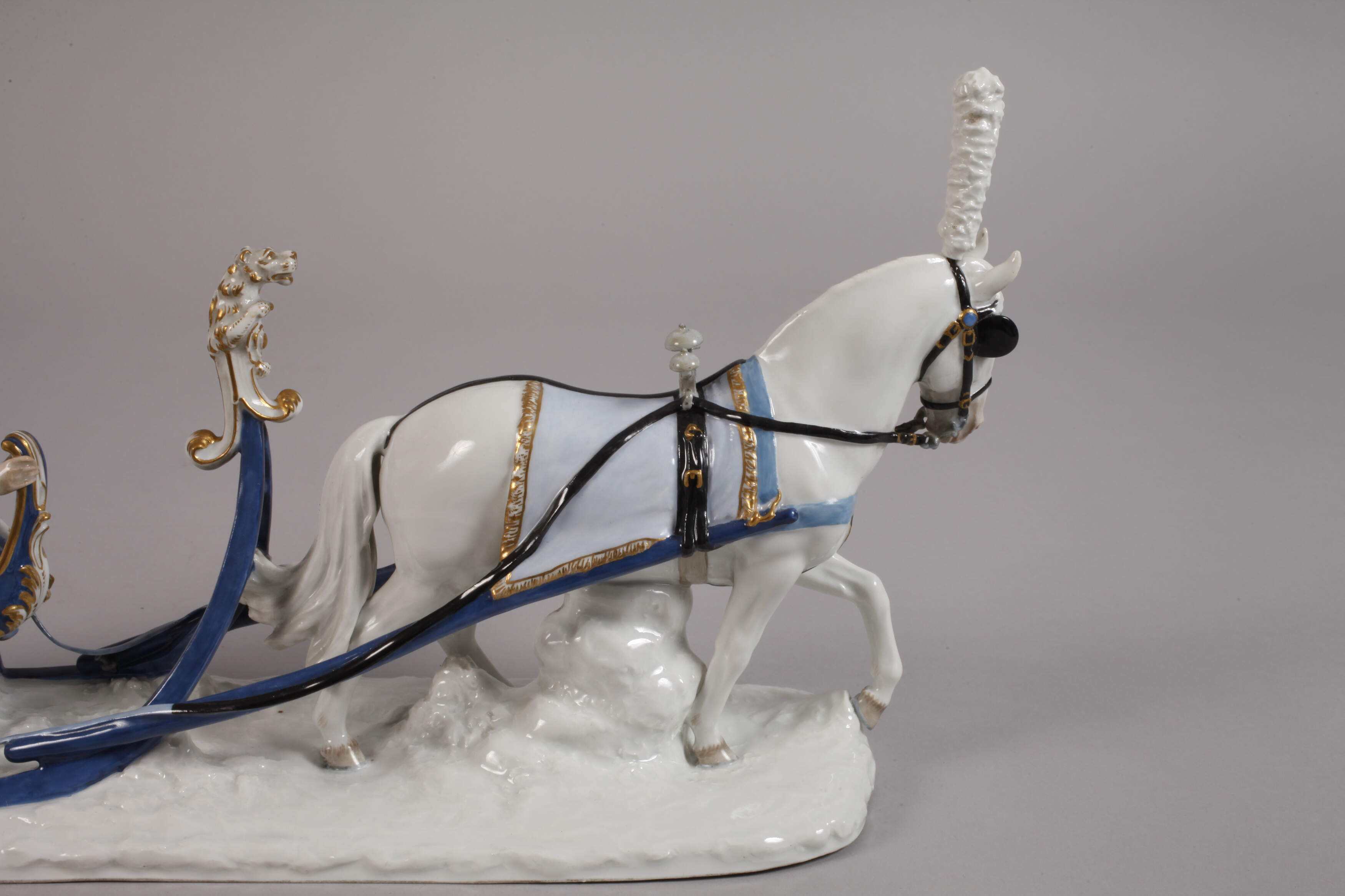 Meissen Rococo couple in a horse-drawn sleigh - Image 5 of 7