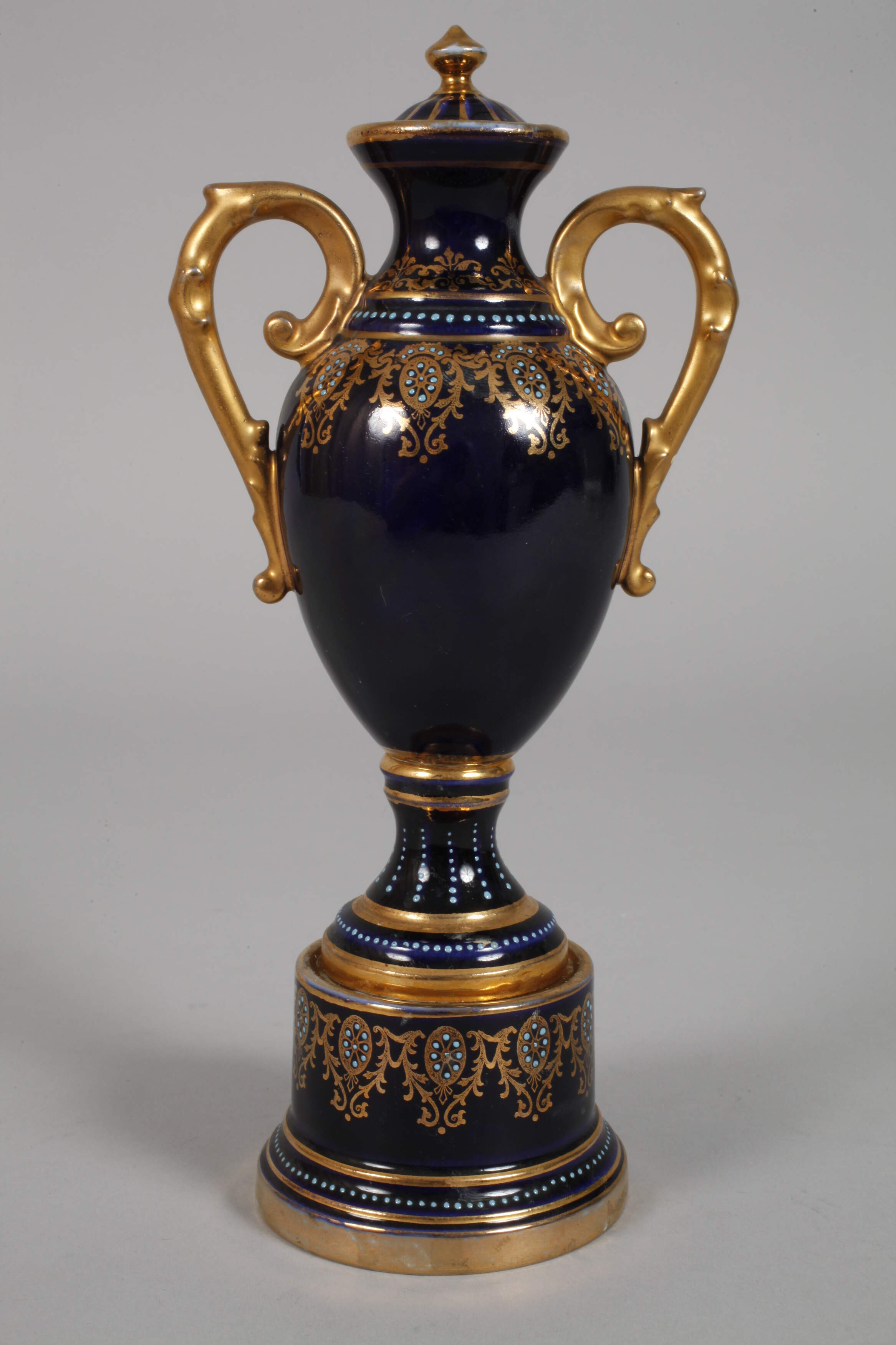 Two amphora vases in the old Viennese style - Image 8 of 10