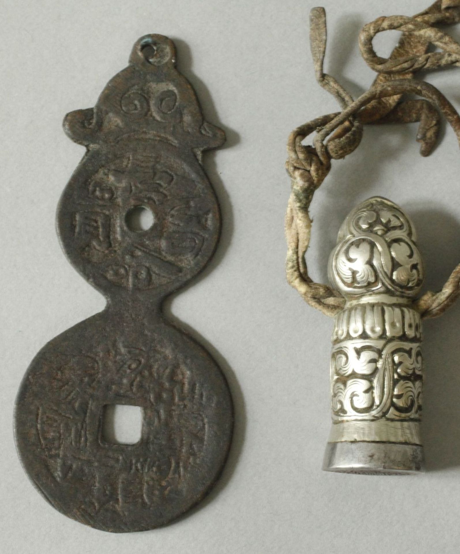 A collection of Asian artefacts - Image 3 of 16