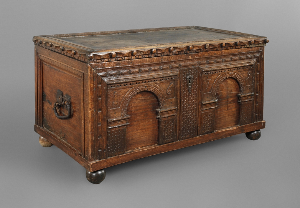 Small flat-lidded chest, late Renaissance