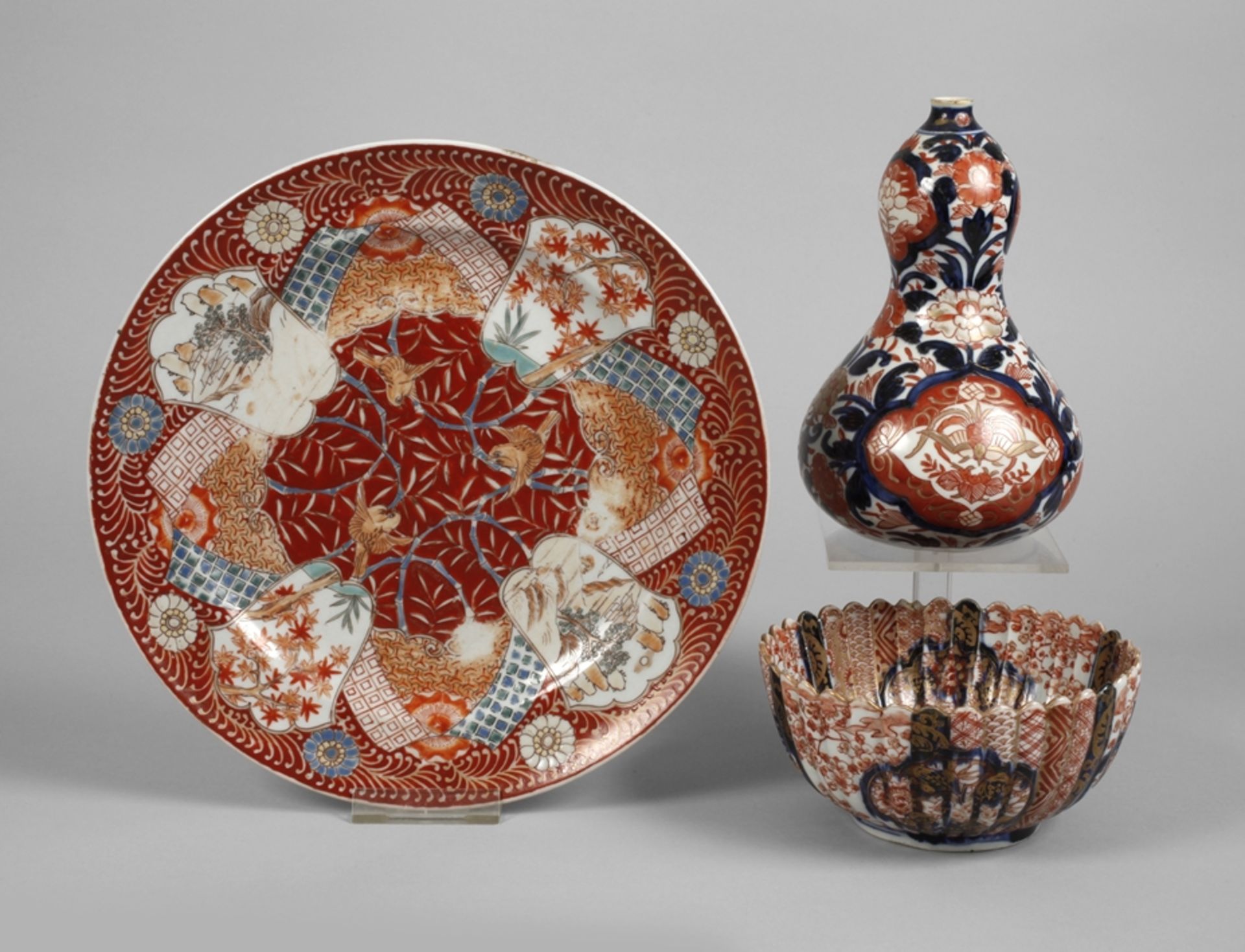 Three pieces of porcelain