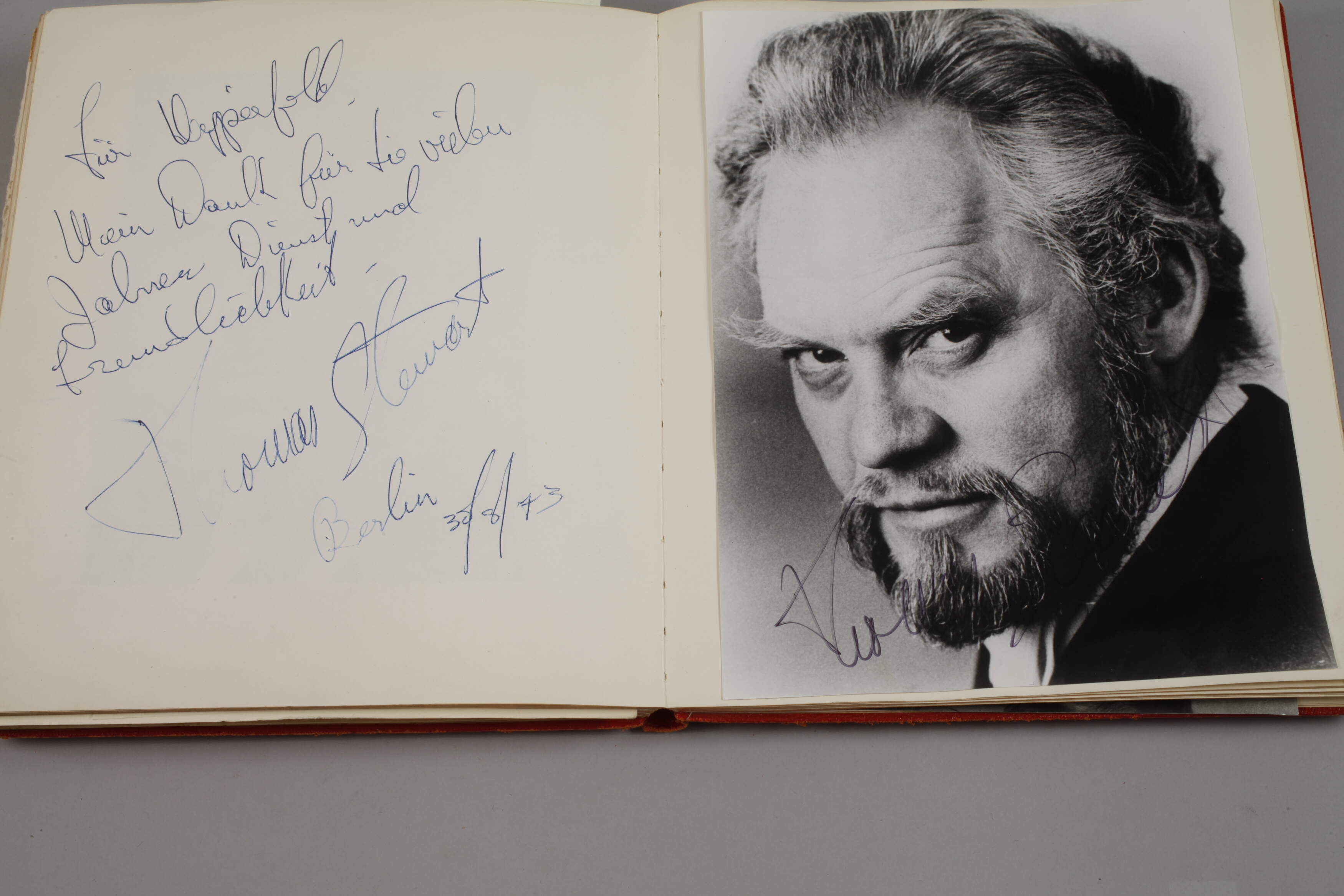 Zwei Autographenbücher High Society - Bild 8 aus 20