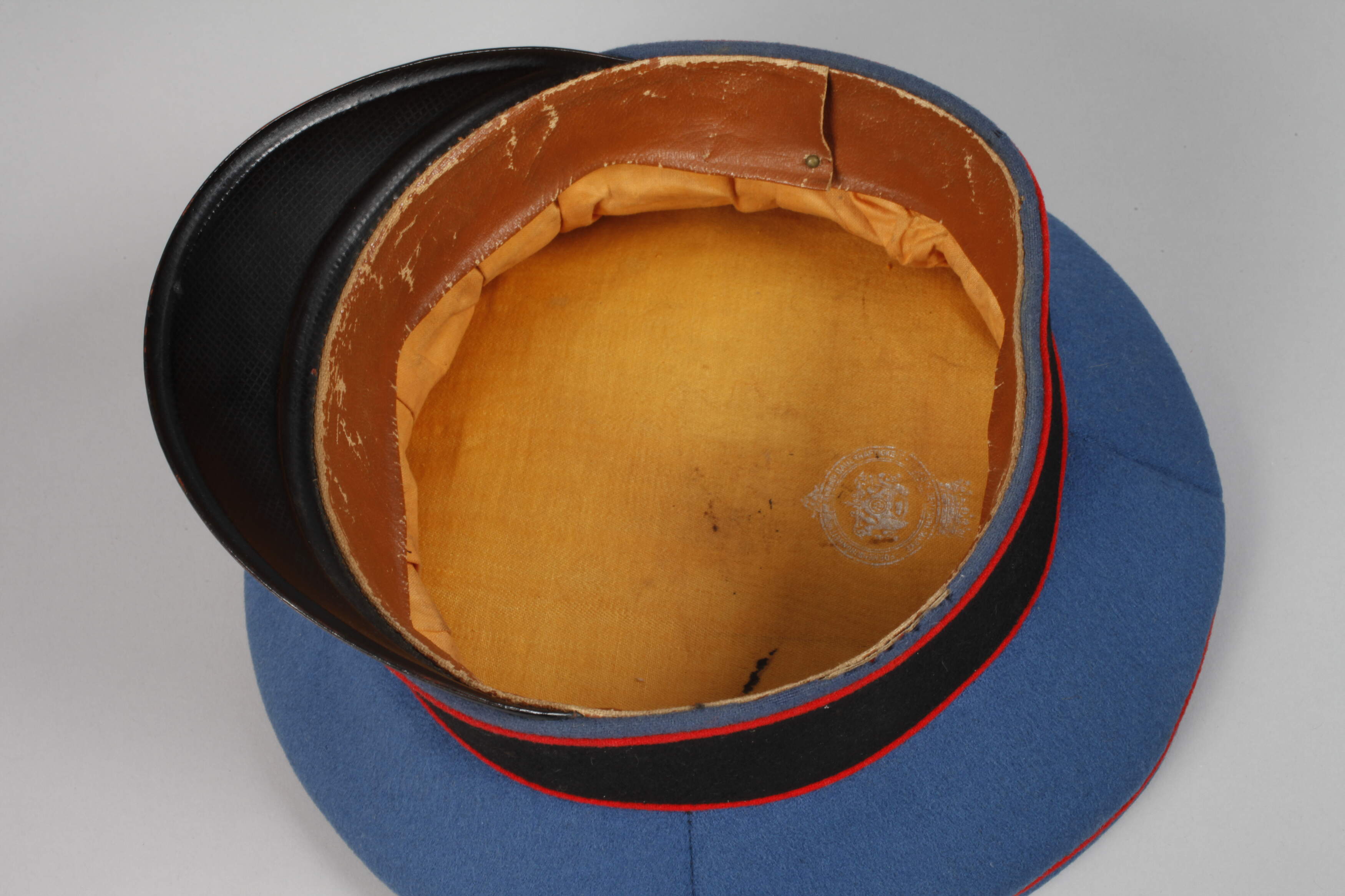 Shield cap 1st World War - Image 2 of 3