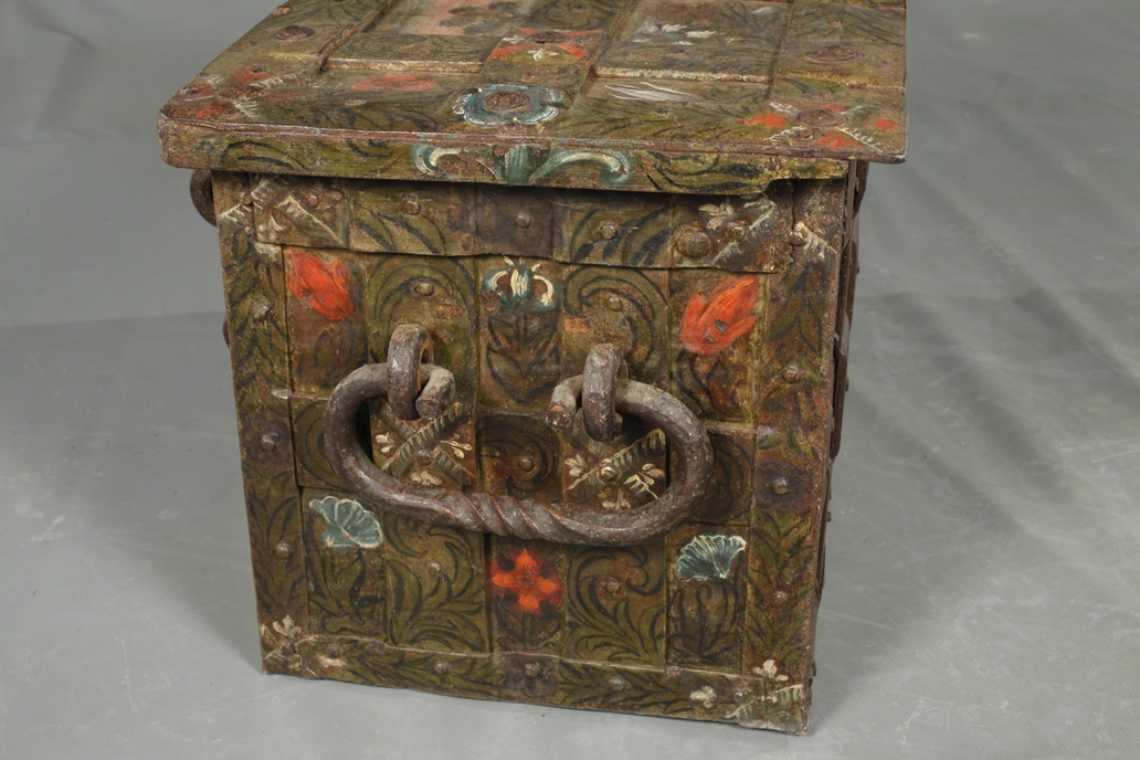 Painted iron chest - Image 8 of 9